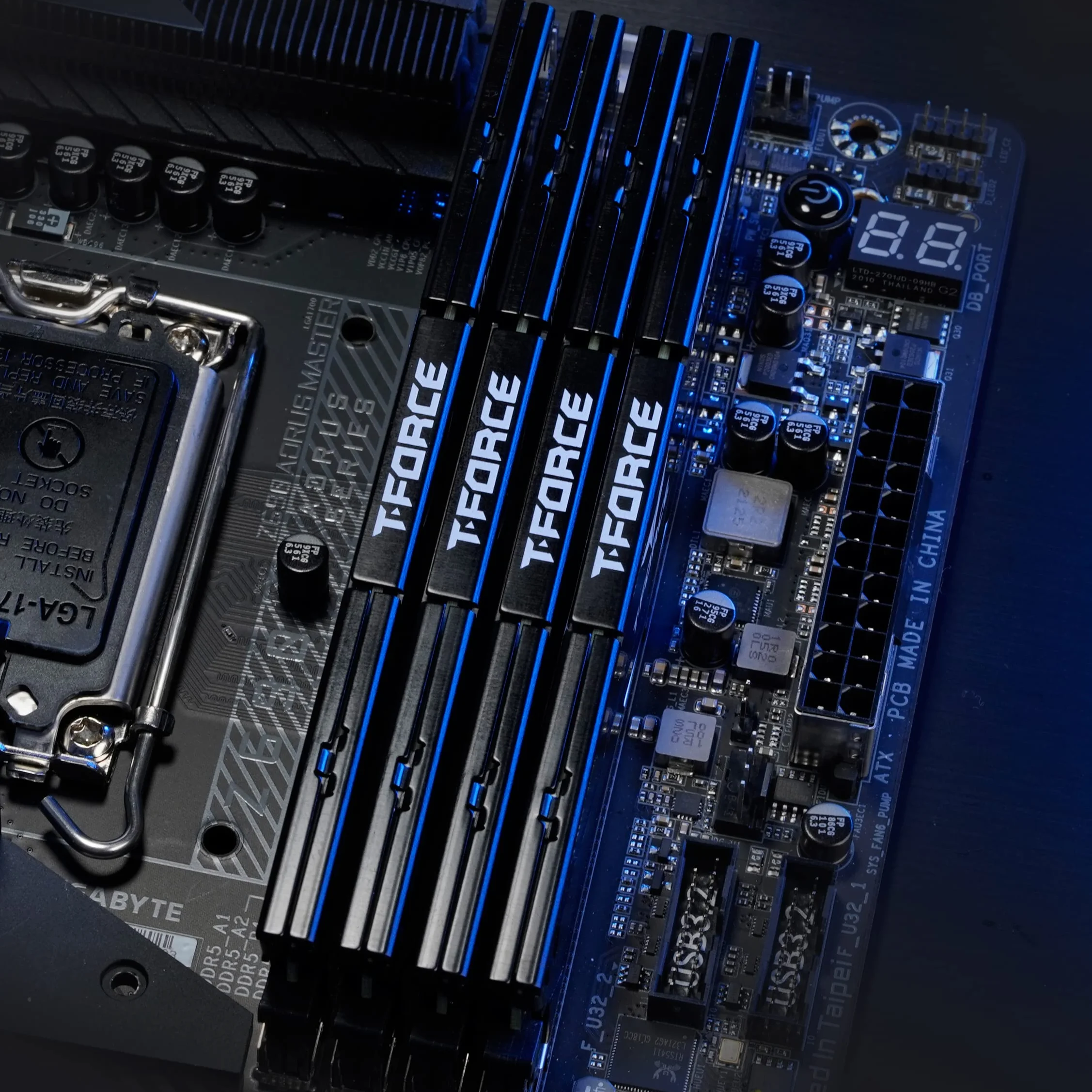 TEAMGROUP RAM Team D5 6400 32GB C40 Vulcan Black K2