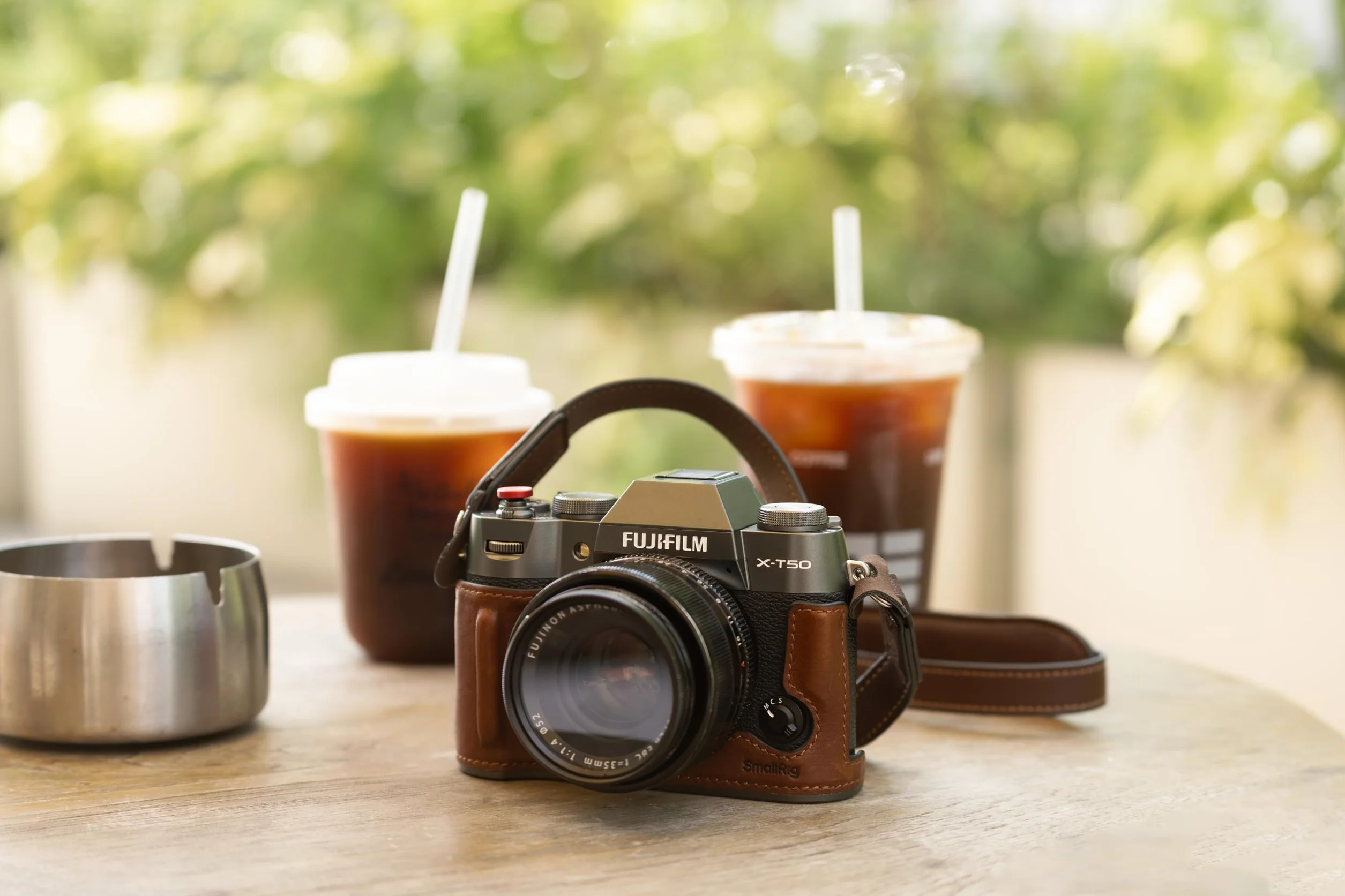 SMALLRIG X-T50 Half Leather Case Kit with Shoulder Strap, Skórzany Futerał na Aparat Fotograficzny w Stylu retro z Aluminiową Ramą dla FUJIFILM X-T50, (Brązowy) - 4710