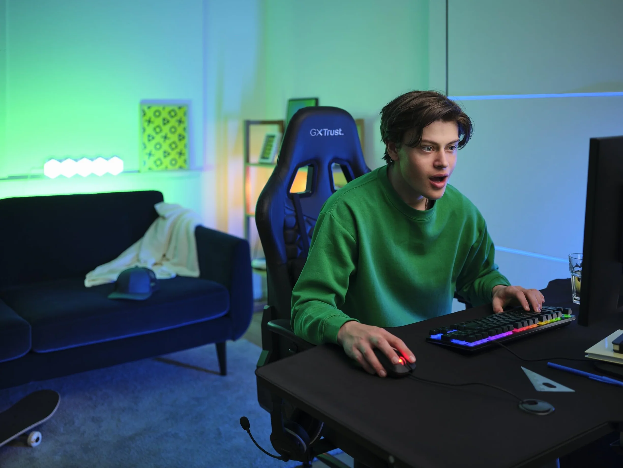 Trust Gaming Gamer TKL GXT 833 Thado podświetlenie klawiatury RGB bez tenkeylu (20% mniejszy), membrana, hiszpański układ QWERTY, anty-ghosting, USB, z kablem, PC/PC