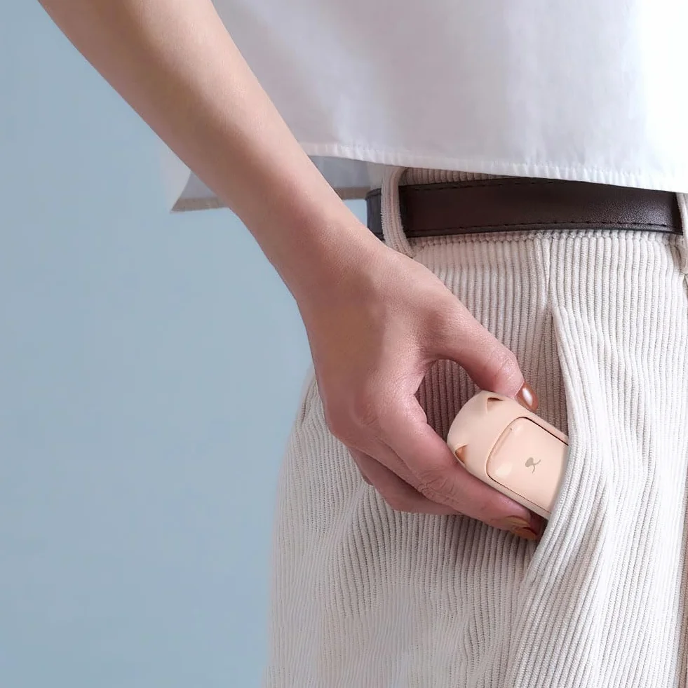 AUAUY Przenośny mini wentylator, wentylator ręczny 3 w 1, wentylator kieszonkowy ładowany przez USB, cichy mini wentylator z 3 prędkościami, z baterią zewnętrzną i latarką