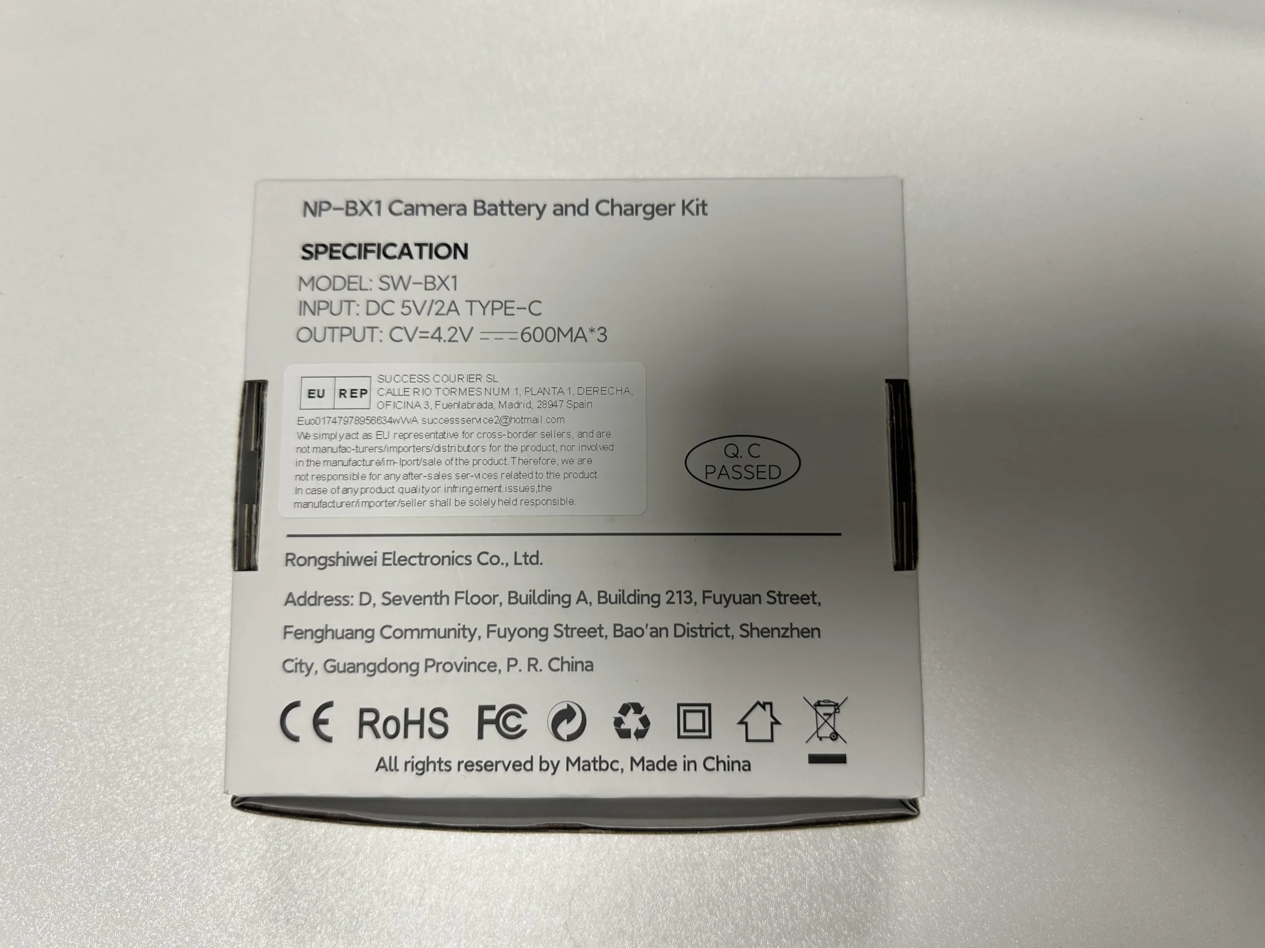 Zamiennik 1600 mAh do baterii Sony NP-BX1 2-pak i 3-kanałowa ładowarka Sony kompatybilna z Sony NP-BX1/M8, ZV-1, ZV-1 II, ZV-1F, DSC-RX100 III, DSC-RX100 IV, DSC-RX1, HX90V, HX80