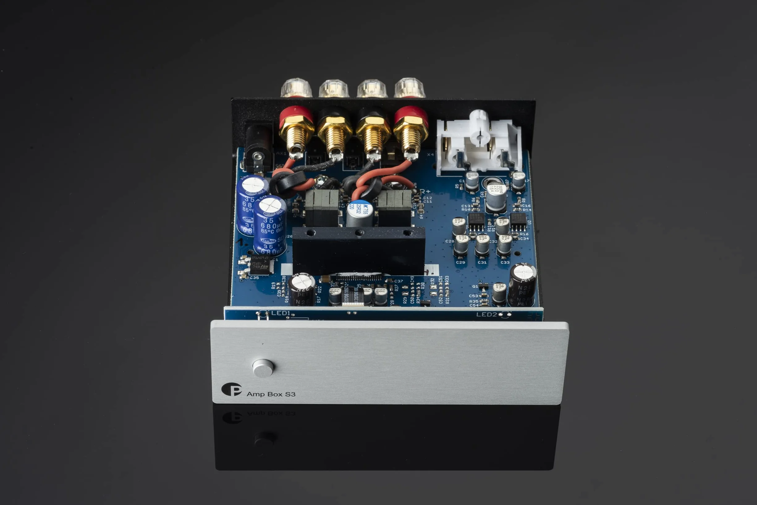 Pro-Ject Amp Box S3, mikro-audiofilowy wzmacniacz stereo o mocy 2 x 50 W, przyłącze spustowe, czarny
