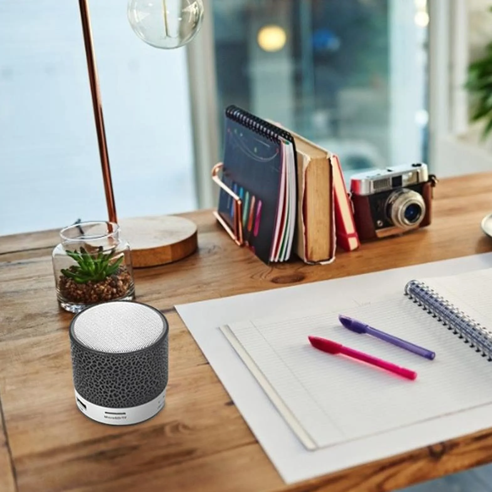 Głośnik Bluetooth Głośnik Mini głośnik bezprzewodowy Crack LED Karta TF Subwoofer USB Przenośna kolumna dźwięku muzycznego MP3 do głośników telefonu PC SP99 Mini głośnik (kolor: biały) little surprise