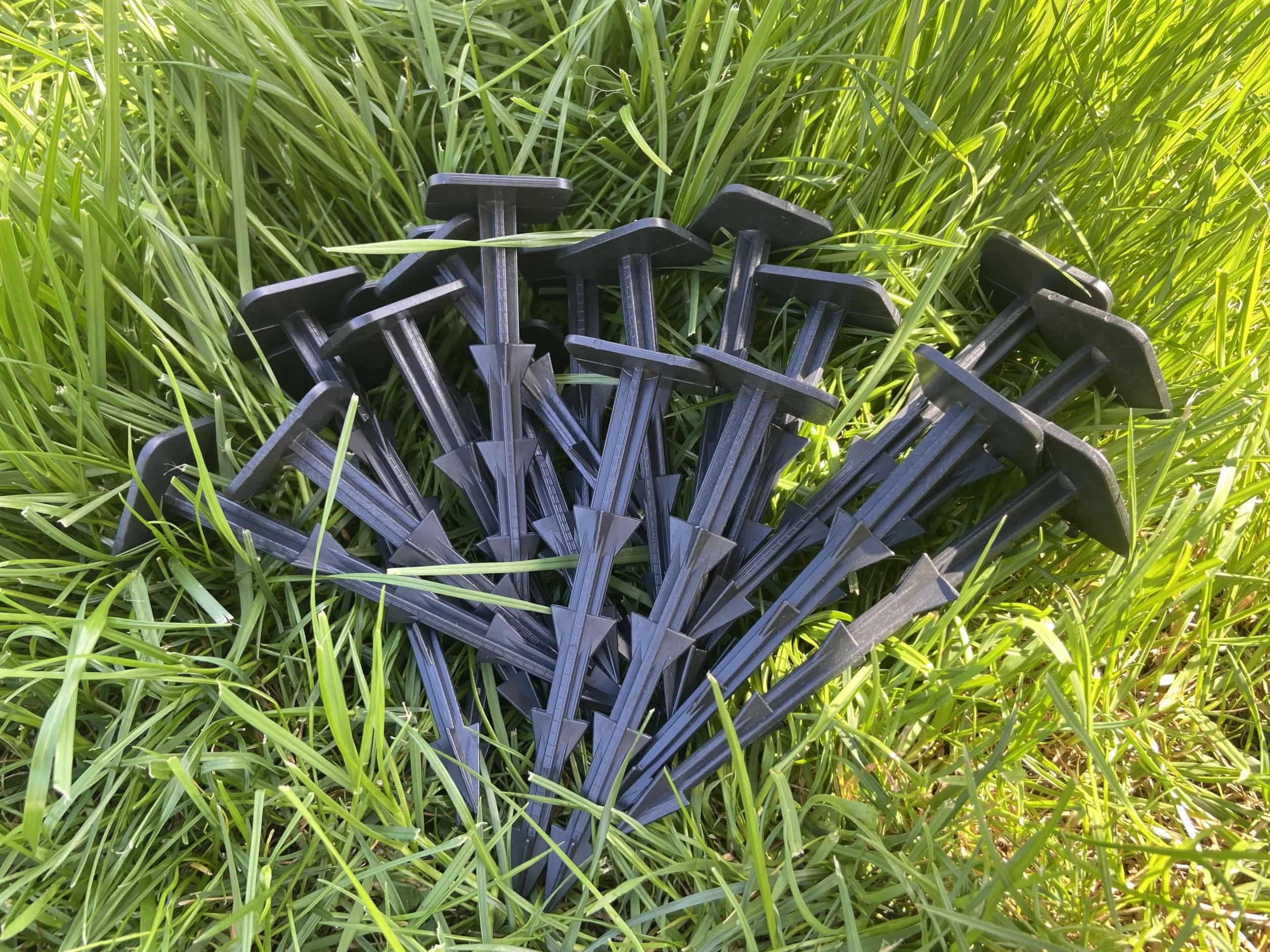 WDB - Kotwy gruntowe do włókniny chwastobójczej - Kotwa rozporowa 15 cm z polipropylenu (PP) do agrotkaniny - Kotwy gruntowe czarne 50 szt.
