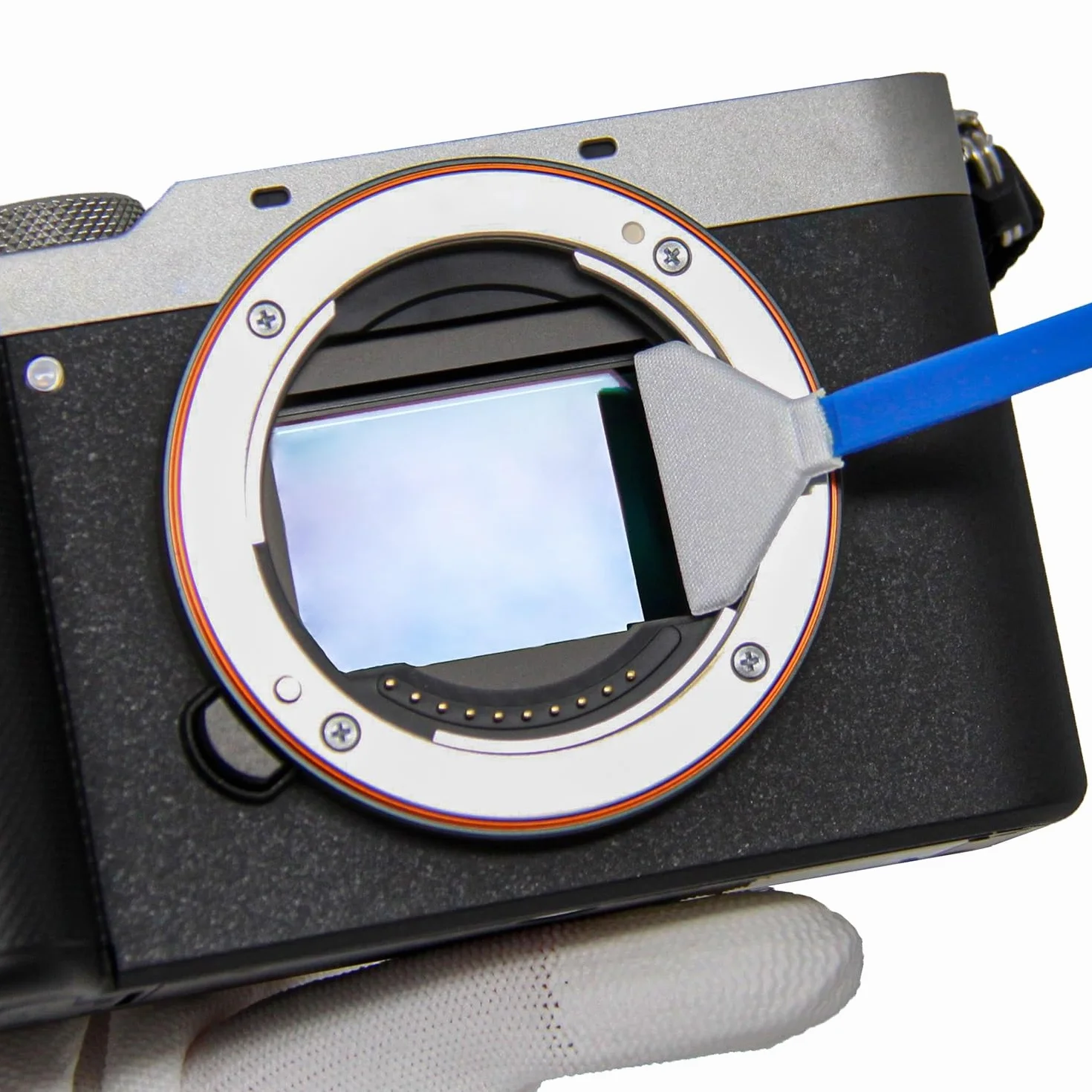 UES zestaw do czyszczenia matrycy pełnoklatkowej, 14 × 24 mm + 15 ml | 14 patyczków 24 mm i 15 ml płynu do usuwania kurzu z matryc aparatów Canon, Sony i Nikon.
