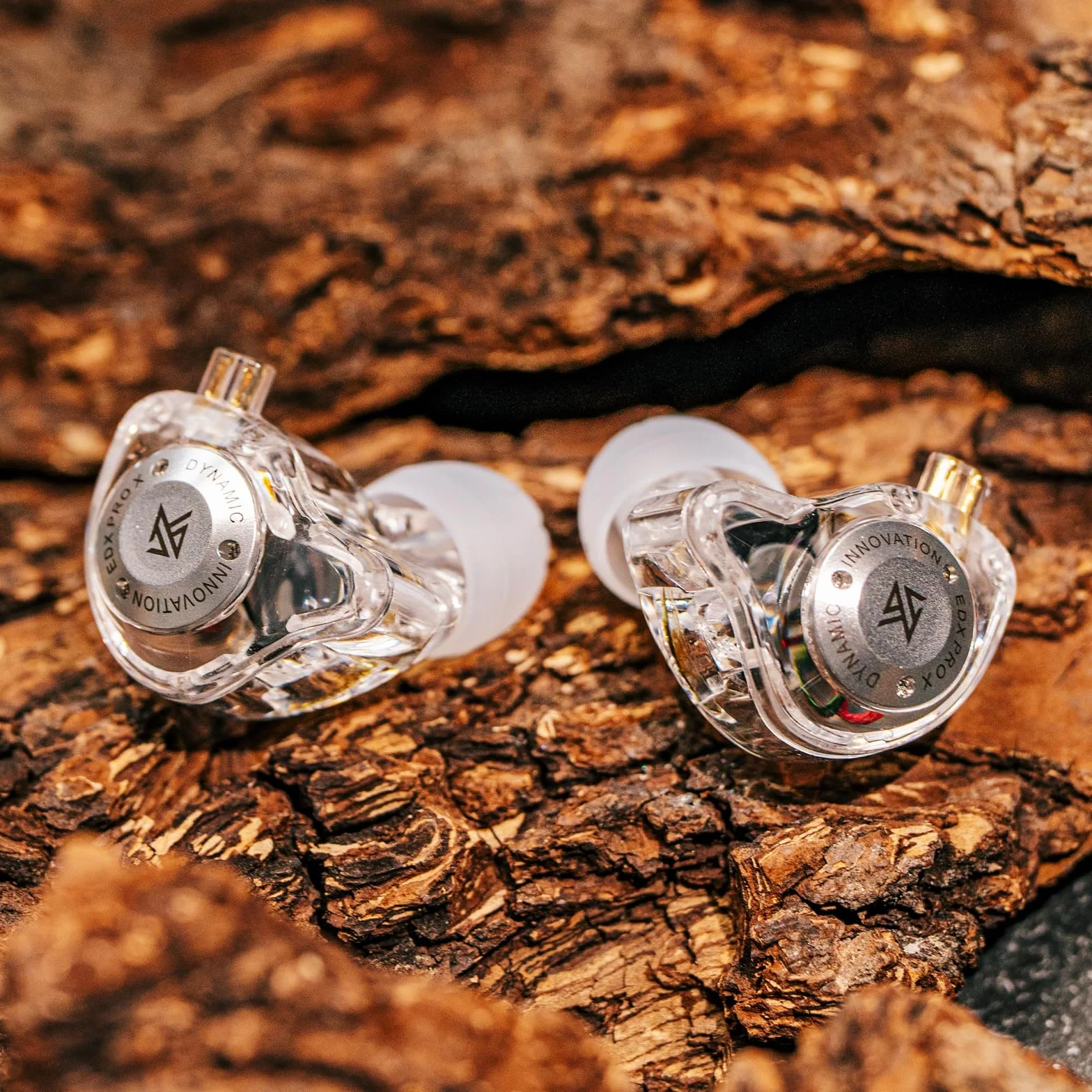 Linsoul KZ EDX Pro X Słuchawki douszne, pojedynczy dynamiczny przetwornik HiFi w ergonomicznej obudowie, przewodowe słuchawki do gier, odłączany kabel dla audiofilów（Wyraźne,Bez mikrofonu)