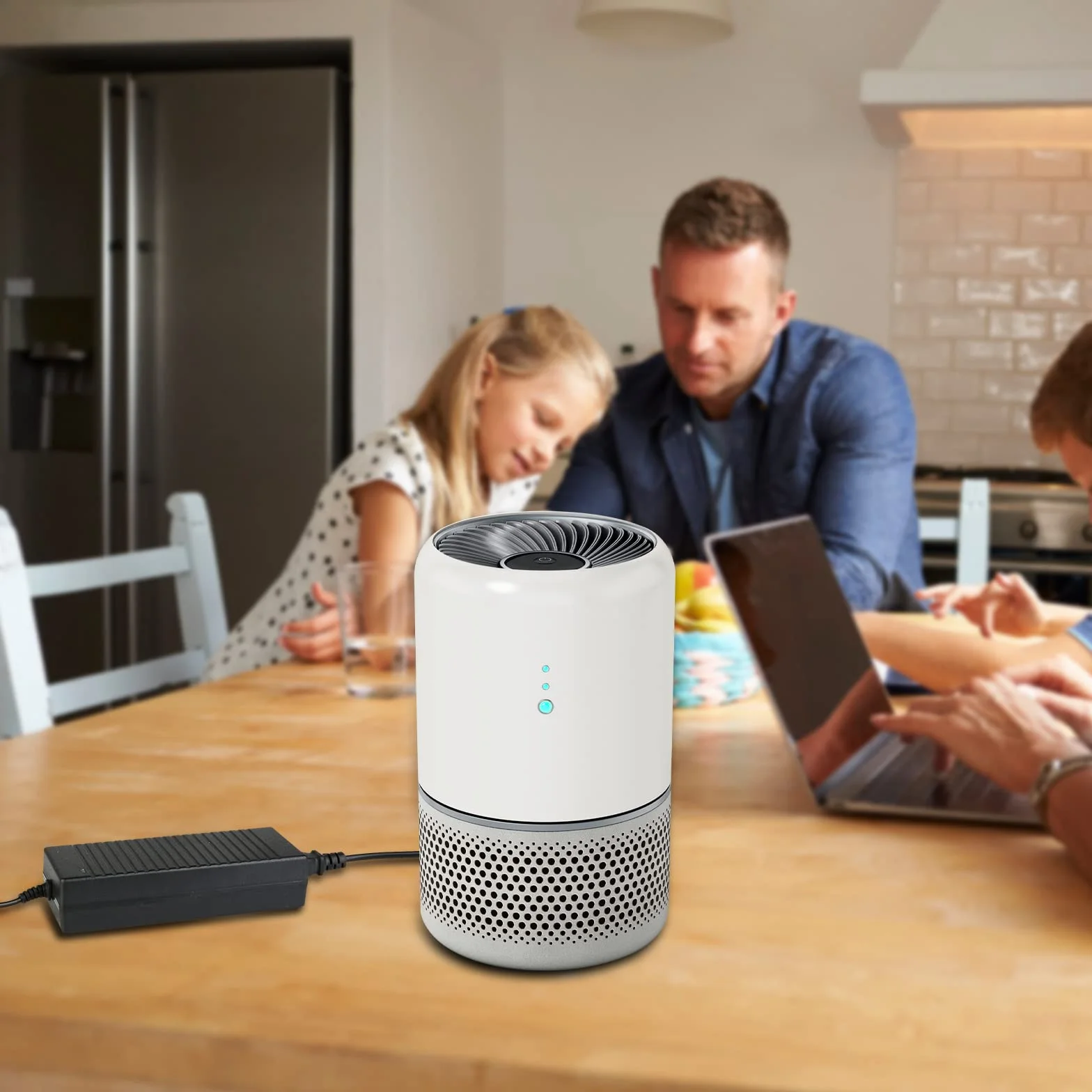 Adapter sieciowy do samochodu - adapter do lodówki, konwerter prądu z gniazdem zapalniczki samochodowej 220 V na 12 V/10 A, przetwornica napięcia, odkurzacz do lodówki, adapter