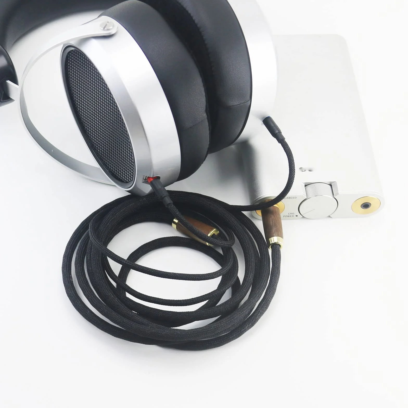 ABLET 4,4 mm 7N OCC Balanced Cable Copper Platerowana Posrebrzana obudowa z drewna orzechowego, kompatybilny ze słuchawkami Hifiman Sundara, Ananda, Arya, HE400SE, HE4XX, HE-400i (wersja 2 x 3,5 mm)