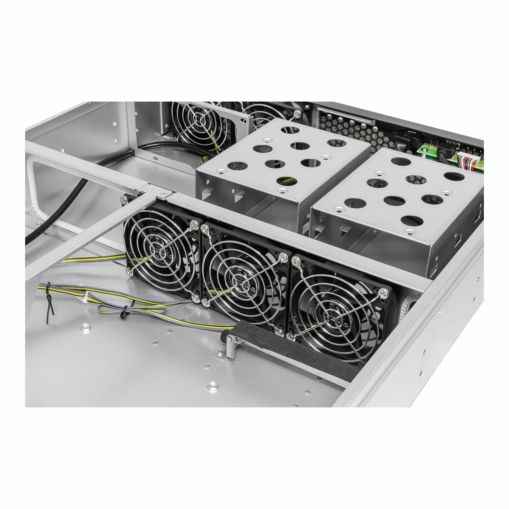 Box Rack 19" 2U 600 mm ATX Unykach UK2130 – profesjonalna podwozie serwerowe, 6 kieszeni (4 x 3,5 + 2 x 2,5), USB-C 3.2, 5 wentylatorów PWM w zestawie, obsługa wysokiej klasy procesorów graficznych