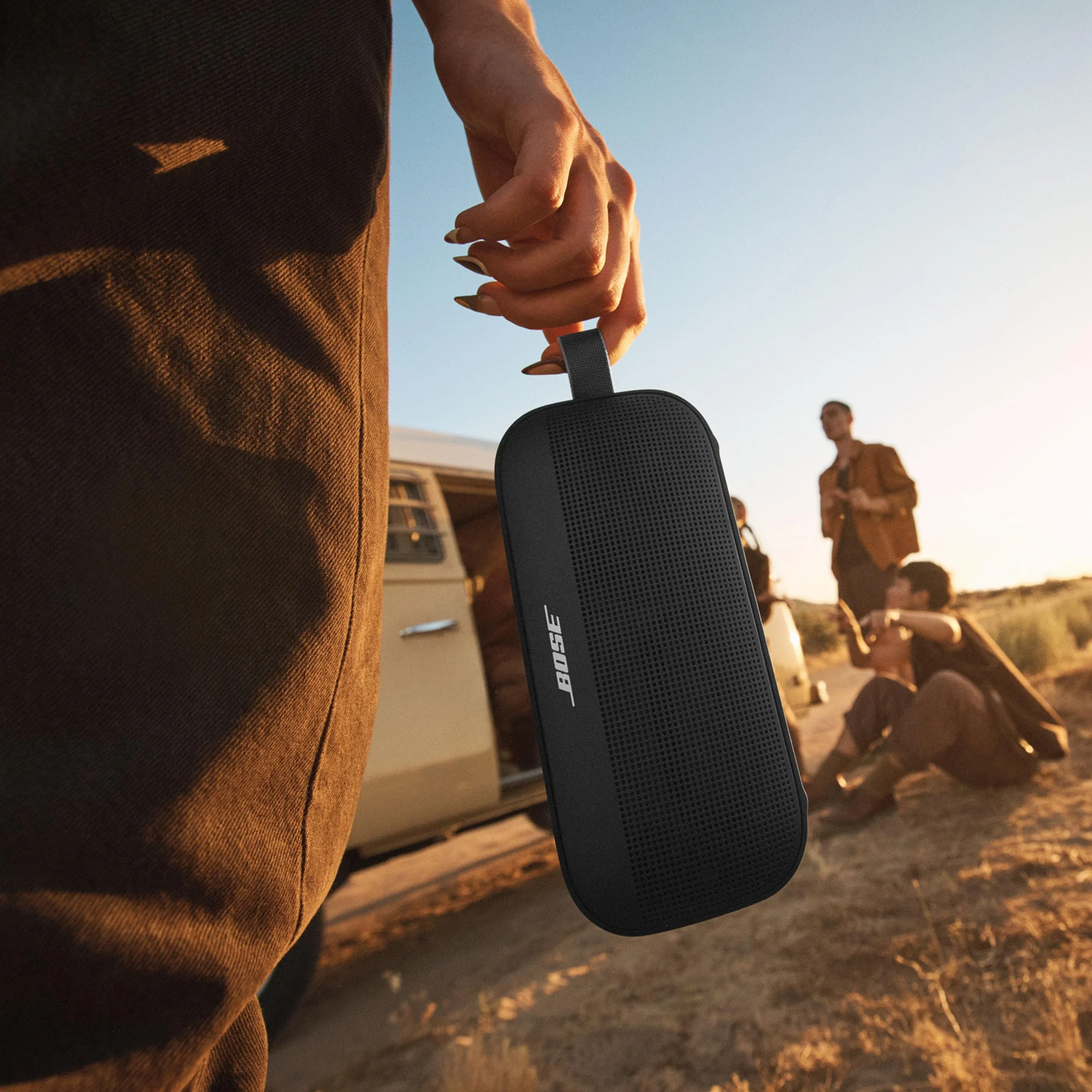Bose SoundLink Flex SE (2. gen.) Przenośny głośnik Bluetooth, przenośny głośnik zewnętrzny z dźwiękiem Hi-Fi, do 12 godzin pracy akumulatora, odporność na wodę i pył, czarny