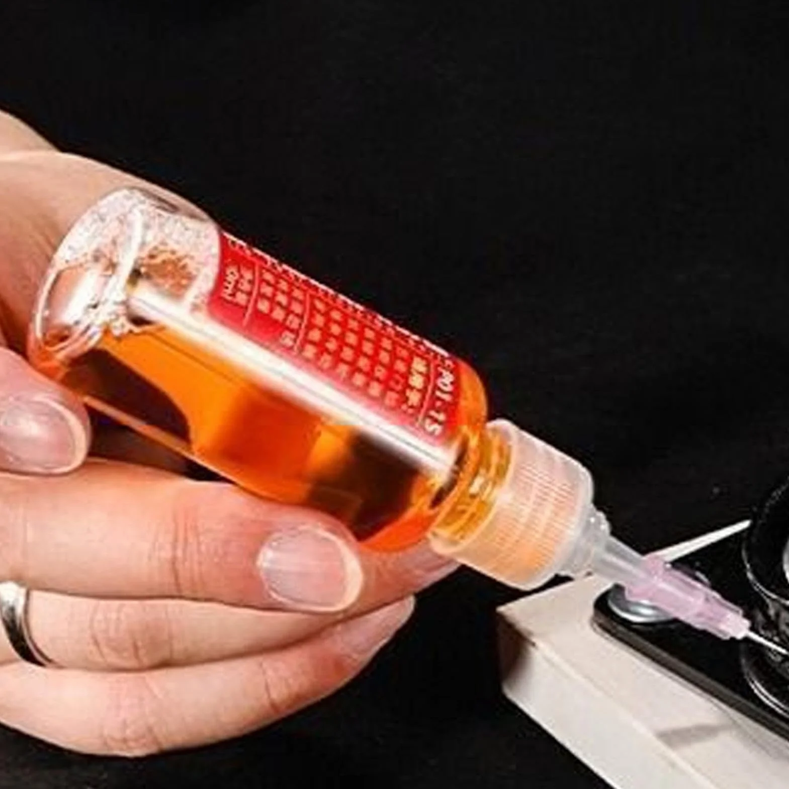 Olej wysokiej jakości smar do łańcuchów, uniwersalny, przyjazny dla środowiska, o pojemności 60 ml