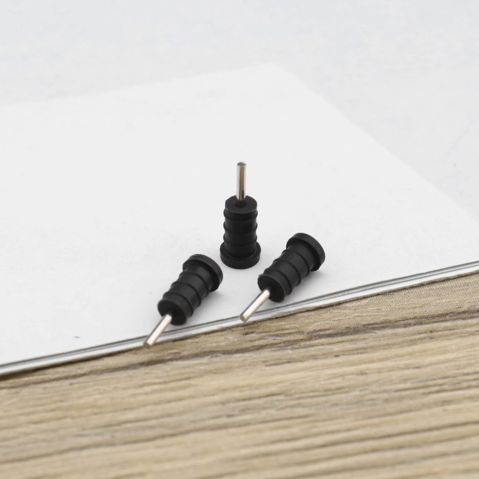 OTOTEC Zestaw 10 osłon wtykowych portów USB, osłona kabla USB C, osłona ochronna portu USB + zatyczki przeciwpyłowe USB C + ochraniacze przeciwpyłowe do gniazda słuchawkowego 3,5 mm, gumowe