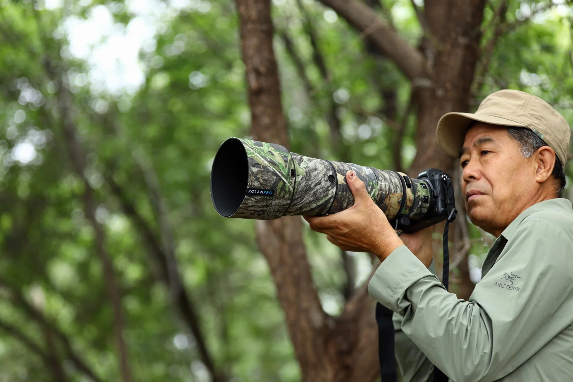 ROLANPRO Wodoodporny Płaszcz Ochronny kompatybilny z Nikon Z 180-600mm f/5.6-6.3 VR, Kamuflażowa Osłona Obiektywu na Deszcz Fotografia Ptaków, #17 Dżungla