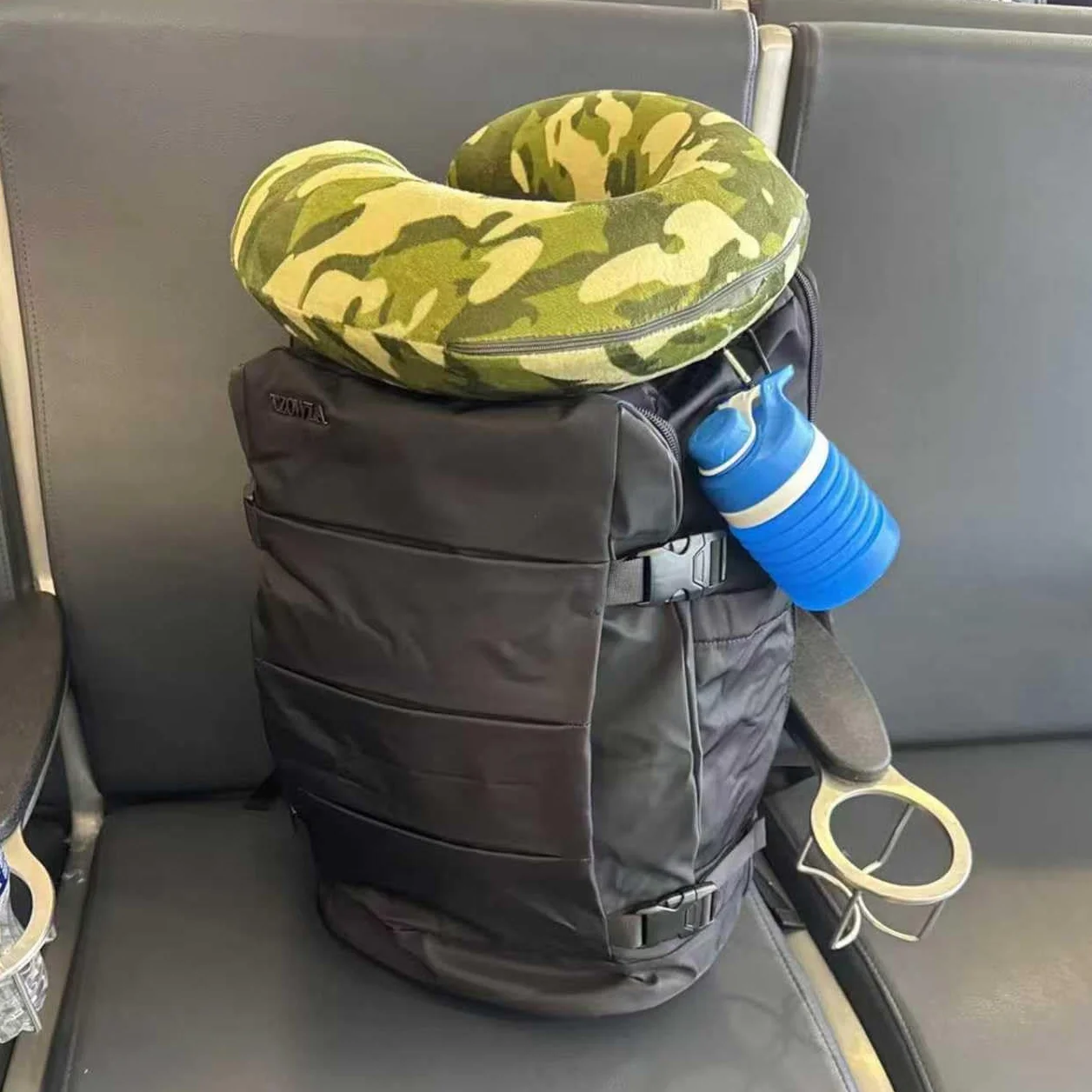 Tzowla 40L Plecak Podróżny na Laptopa dla Mężczyzn i Kobiet Podręczny Lot Zatwierdzony,Plecak Wodoodporny Antykradzieżowy z Portem USB,Biznesowy Codzienny Plecak na Komputer 17,3 Cala-Czarny