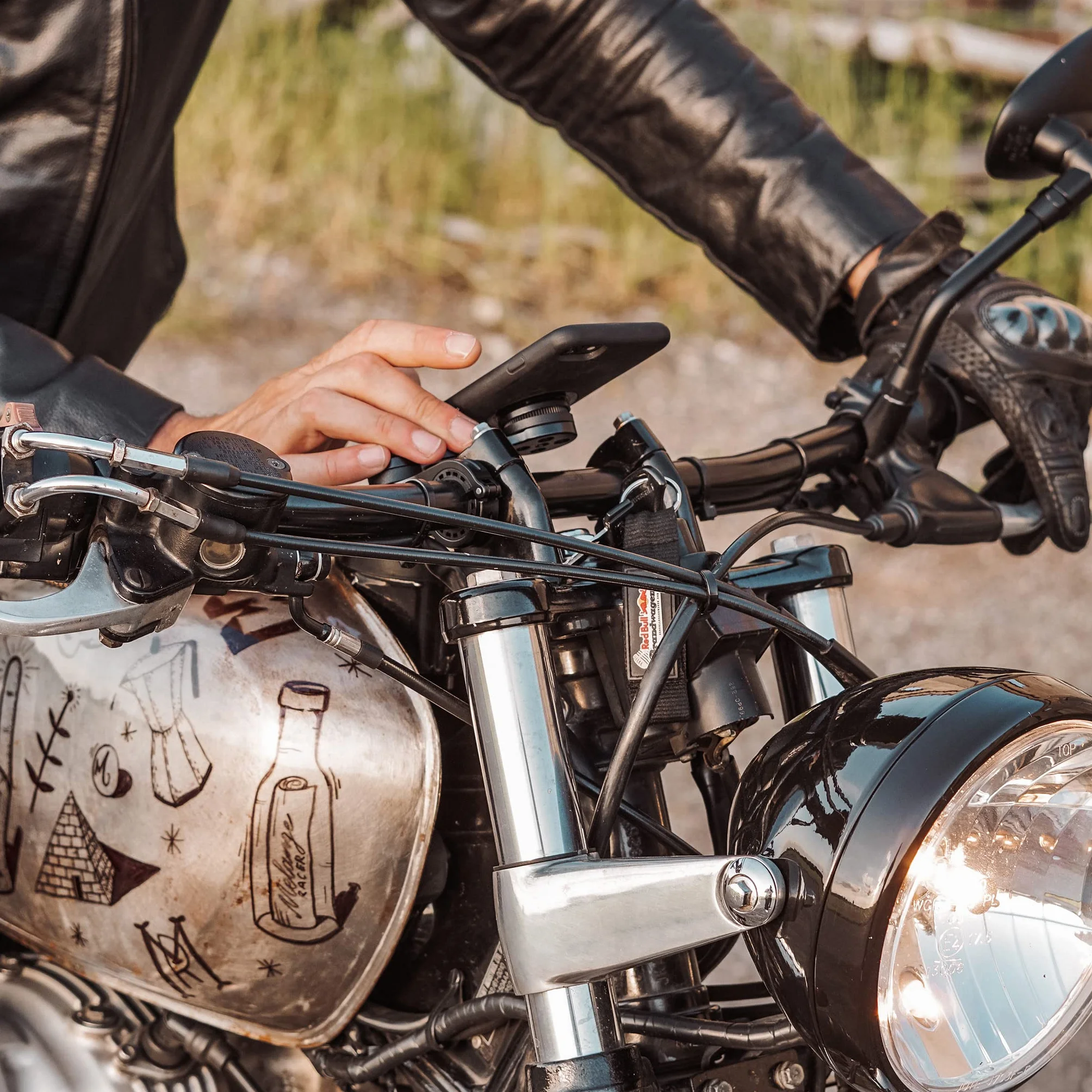 SP CONNECT Uchwyt na telefon komórkowy z modułem antywibracyjnym, wodoszczelny uchwyt na telefon komórkowy do motocykla, roweru, skutera, skutera, akcesoria do wszystkich smartfonów, takich jak iPhone Samsung