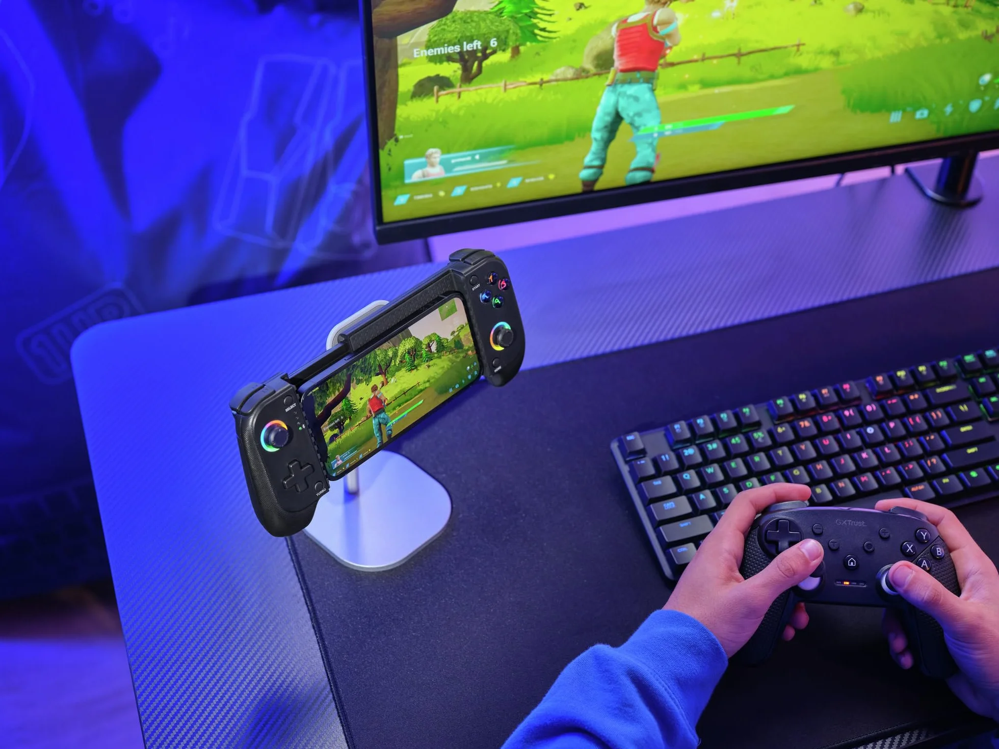 Trust Gaming GXTrust 735 Mylox Kontroler do Gier z Uchwytem na Telefon iPhone Android PS5 Xbox, Akumulator do 12h, Gamepad Bluetooth do Smartfona, Podświetlenie LED RGB, 18 Przycisków, Czarny