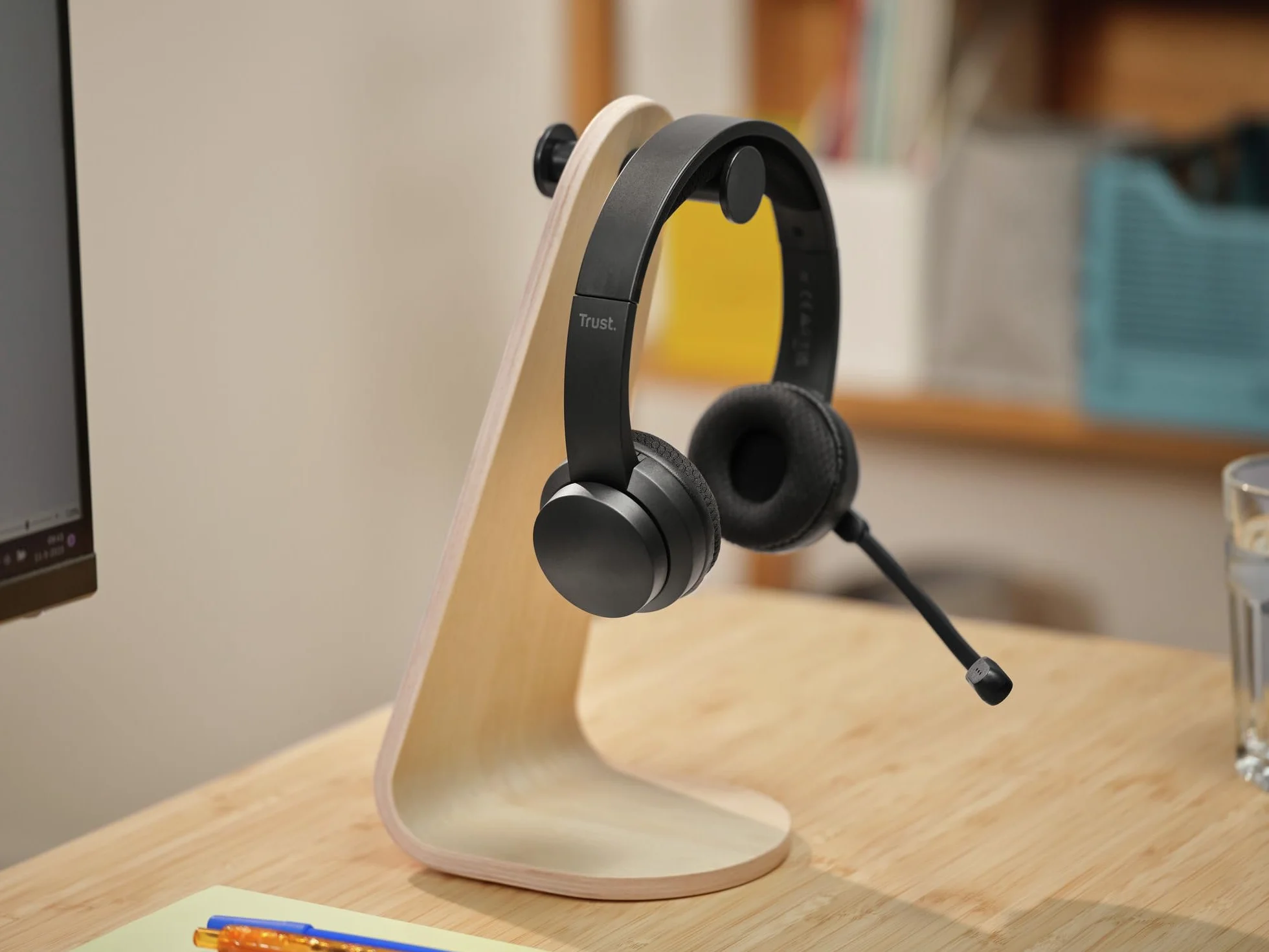 Trust Roha II nauszny bezprzewodowy zestaw słuchawkowy Bluetooth, czarny | mikrofon ENC, lekkie słuchawki z akumulatorem, 85% materiału z recyklingu, headset do PC Mac biura pracy Zoom Teams