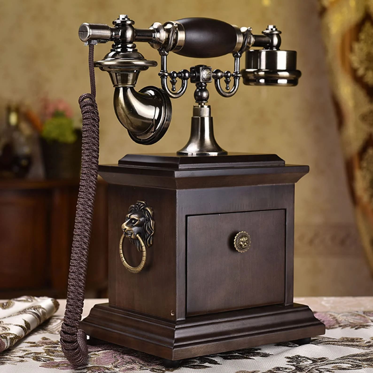Zabytkowe Telefony Stacjonarne, Europejskie Antyczne Telefony Z Tarczą Obrotową, Retro Telefony Stacjonarne Na Biurko, Telefony Przewodowe