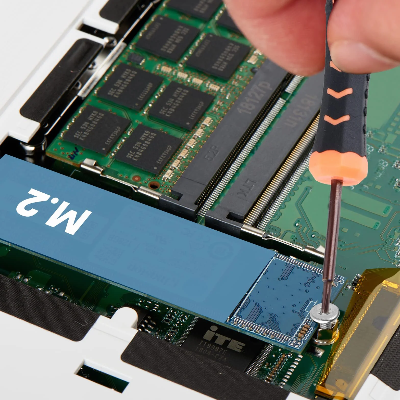 ASTARON Zestaw śrub M.2 SSD, śruby Nvme M2 pasujące do płyty głównej ASUS MSI Gigabyte NGFF