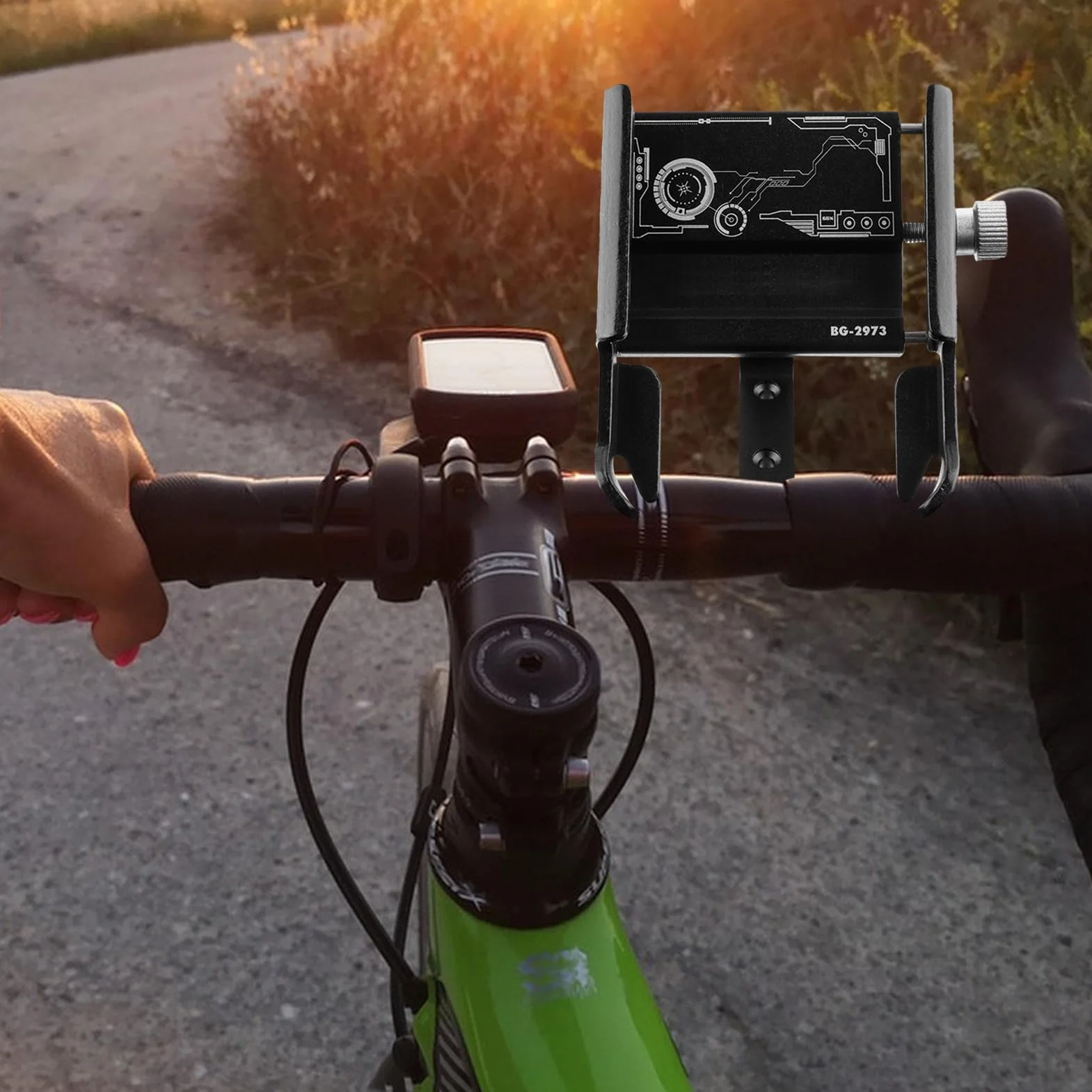 Phone Holder For Bike Obrotowy Zacisk 360 Stopni Regulowany Uchwyt z Bezpiecznym Zablokowaniem 5,8-10 cm Szerokości Smartfon