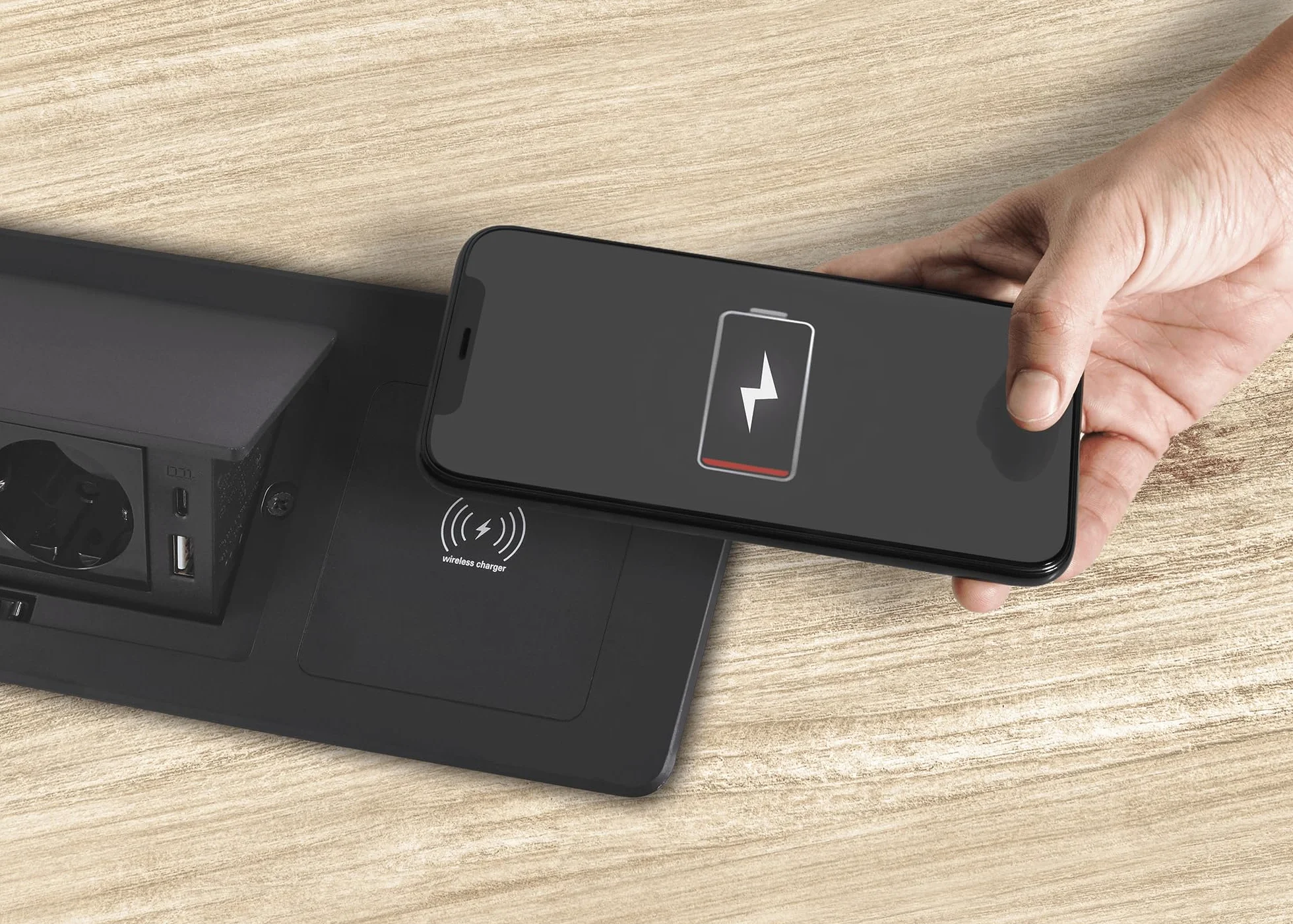 Listwa Zasilająca Wpuszczana W Blat Multibox VII – 2x Gniazdo 230V, USB-A, USB-C – Ładowarka Indukcyjna Qi – Czarny Mat – Gniazdo Nablatowe Do Kuchni I Biura