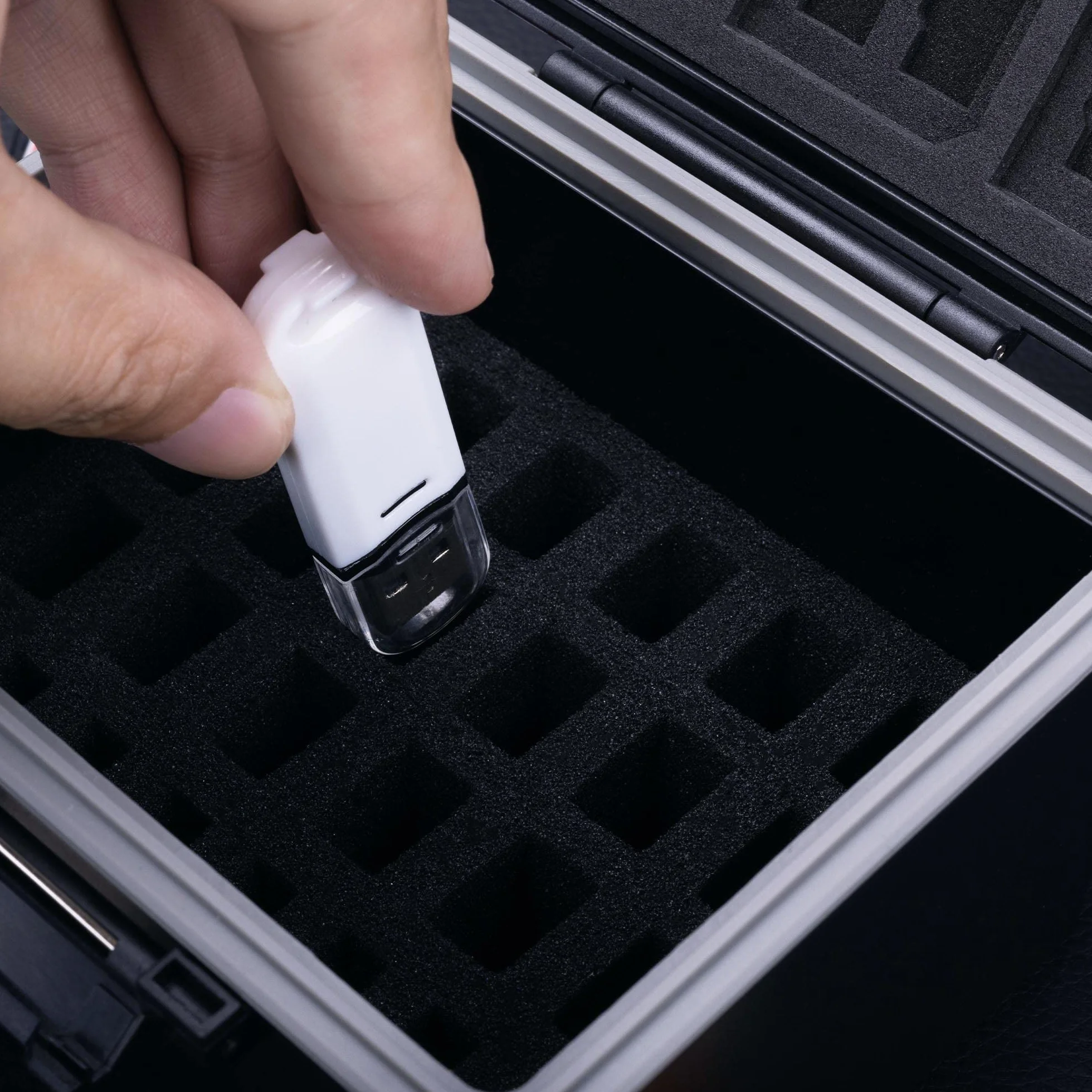 JJC Organizer na USB i karty pamięci 2 w 1 etui do przechowywania