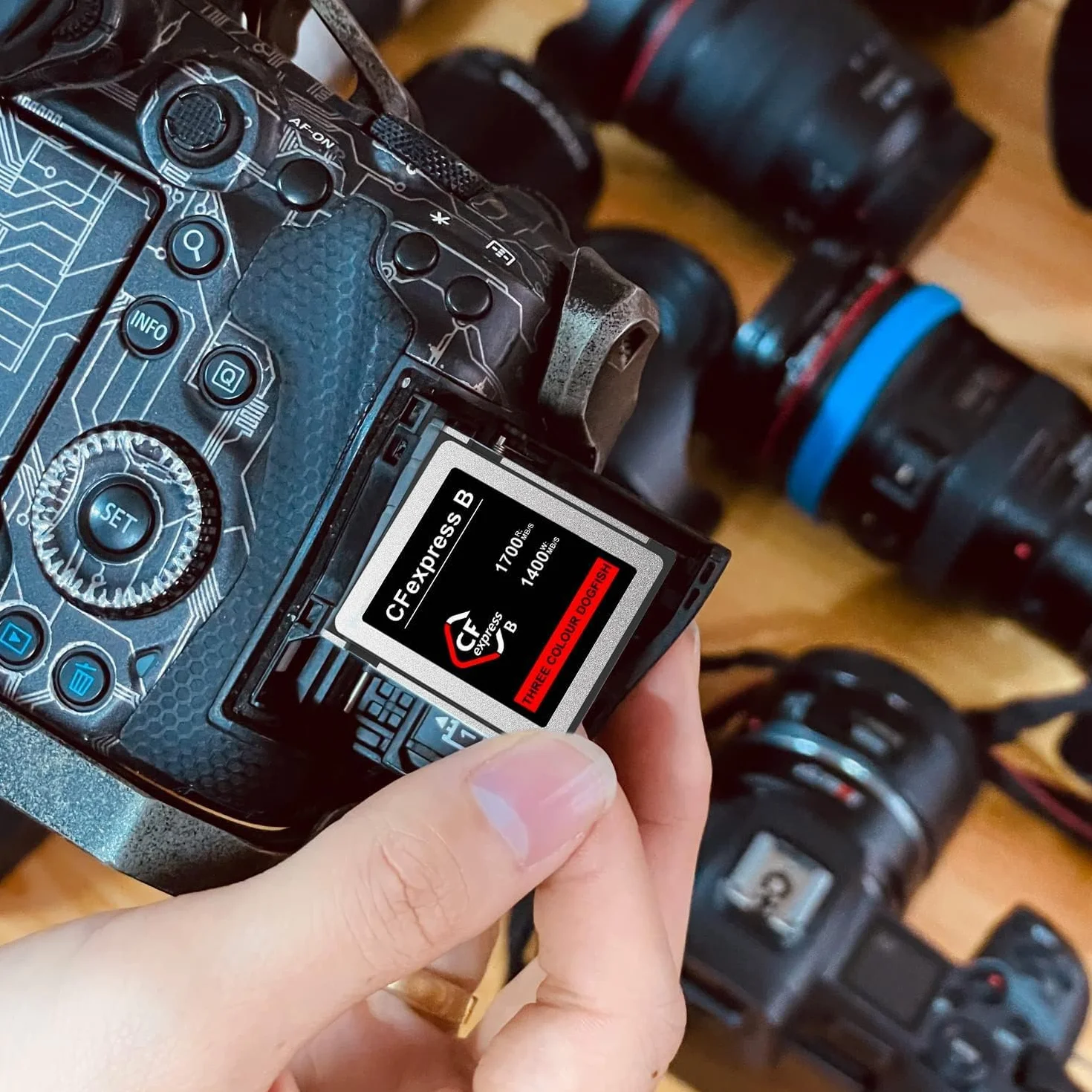 Dogfish CFexpress typ B karta pamięci 512 GB do 1700 MB/s, do zdjęć i filmów 8K 4K RAW, do rejestratorów aparatów fotograficznych profesjonalnych aparatów Nikon Canon Panasonic