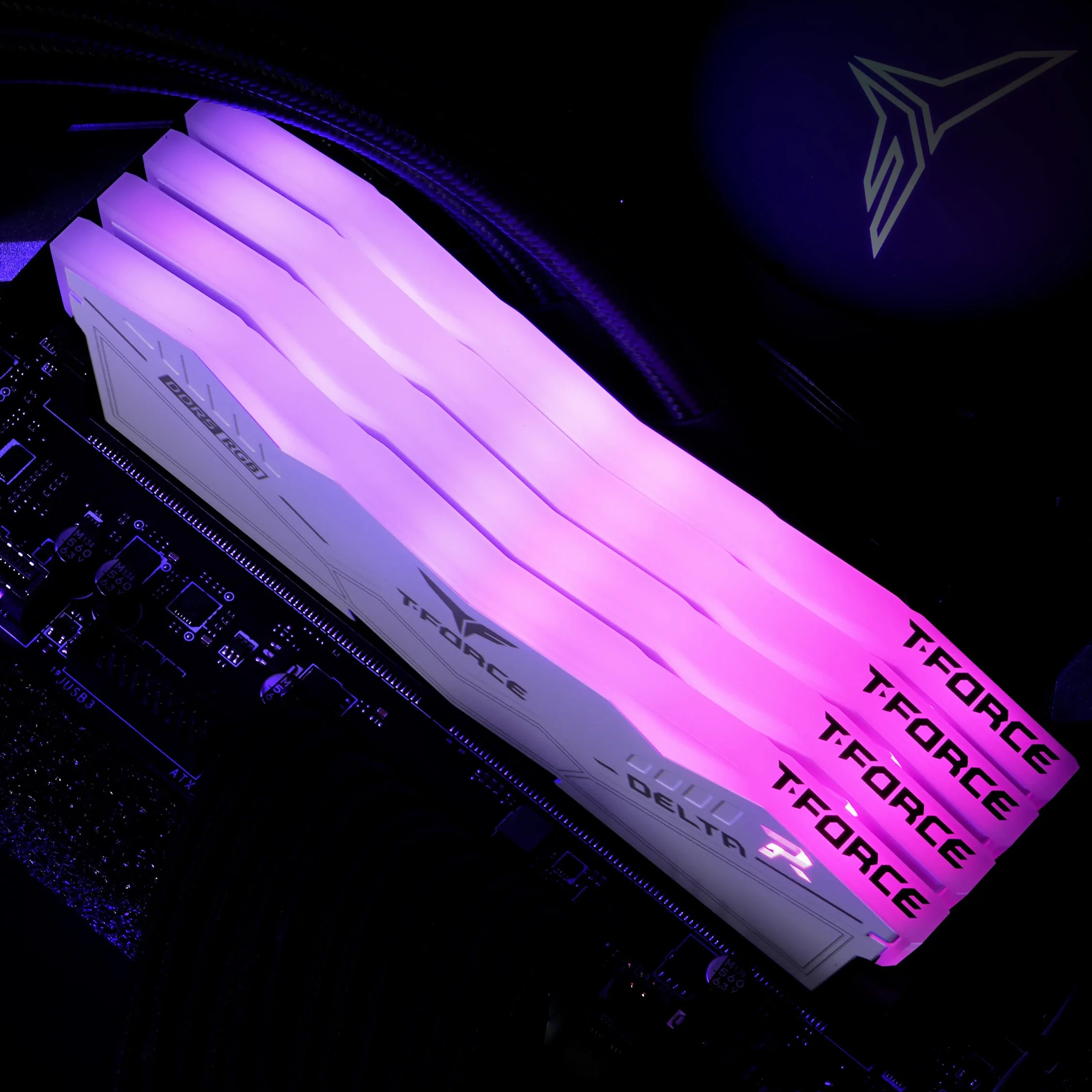 DIMM 32 GB DDR5-6000 (2 x 16 GB) Dual-Kit (bia?y, FF4D532G6000HC30DC01, Delta RGB, INTEL XMP)