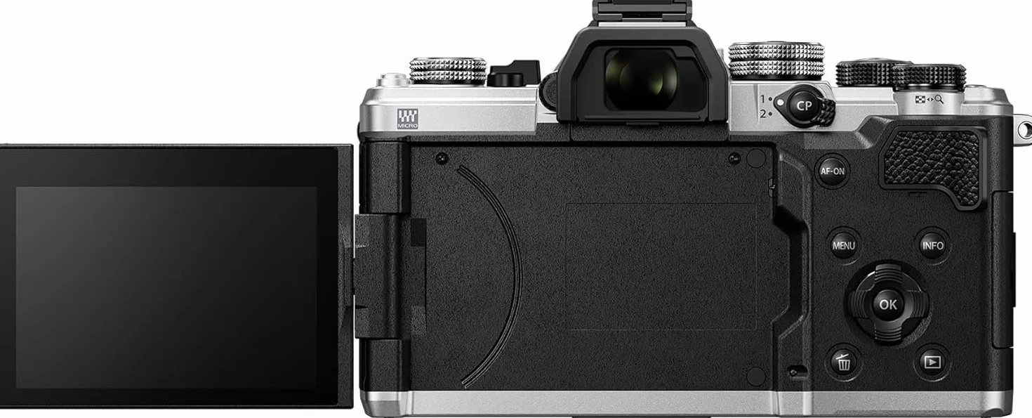 OM SYSTEM OM-5 Aparat Cyfrowy Mikro 4/3 - Srebrny z Obiektywem 12-45mm PRO | Matryca BSI 20 MP, 5-osiowa stabilizacja, certyfikat IP53, wideo 4K, filtry Live ND i uszczelniony metalowy korpus.