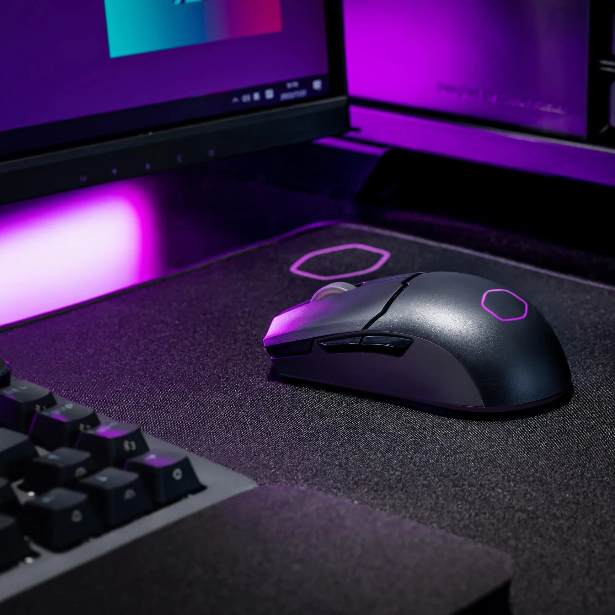 Cooler Master MM712 RGB LED Hybrydowa Bezprzewodowa Mysz do Gier 59g - Sensor Optyczny 19K DPI PAW3370, Przełączniki Optyczne 70mln Kliknięć, System On-The-Fly, MasterPlus+ (38K DPI, tylko PC); Czarna