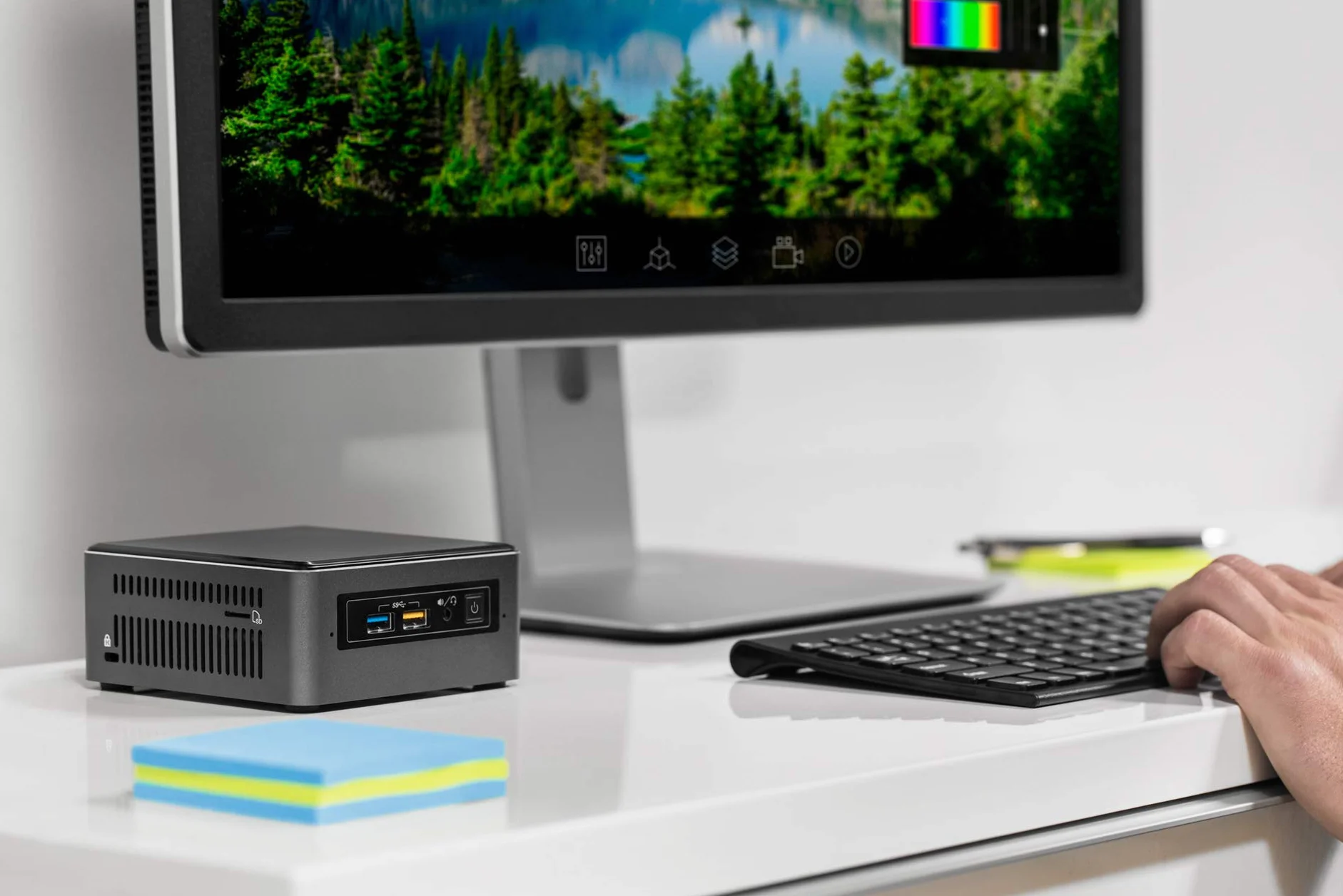 Intel NUC 7 – NUC7i3BNHXF Mini PC (procesor Intel Core i3-7100U), czarny