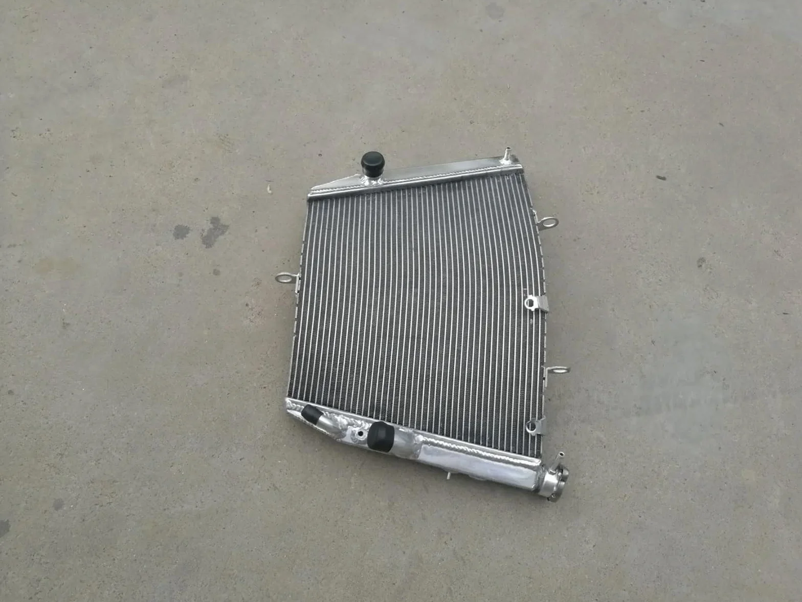 Radiatora Steam Deck Pasuje Do 2006-2015 Suzuki GSXR600 GSXR750 K6 K7 GSXR 600 750 Aluminiowa Chłodnica Chłodnicy Chłodzenie Płynu Chłodzącego 2006-2011 Radiator przewodzącym