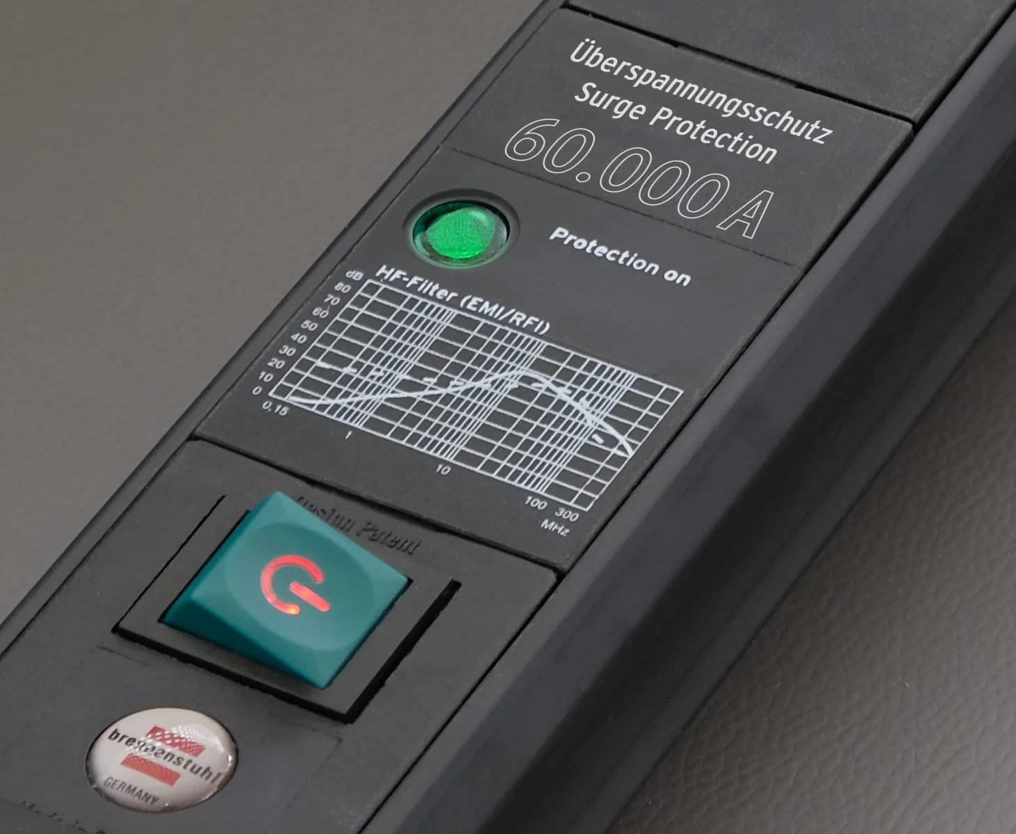 Brennenstuhl Listwa zasilająca Premium-Line z 6 gniazdami z ochroną przed przepięciem do 60 000 A (gniazdko wielokrotne z przełącznikiem i kablem 3 m, listwa zasilająca, montaż ścienny, Made in