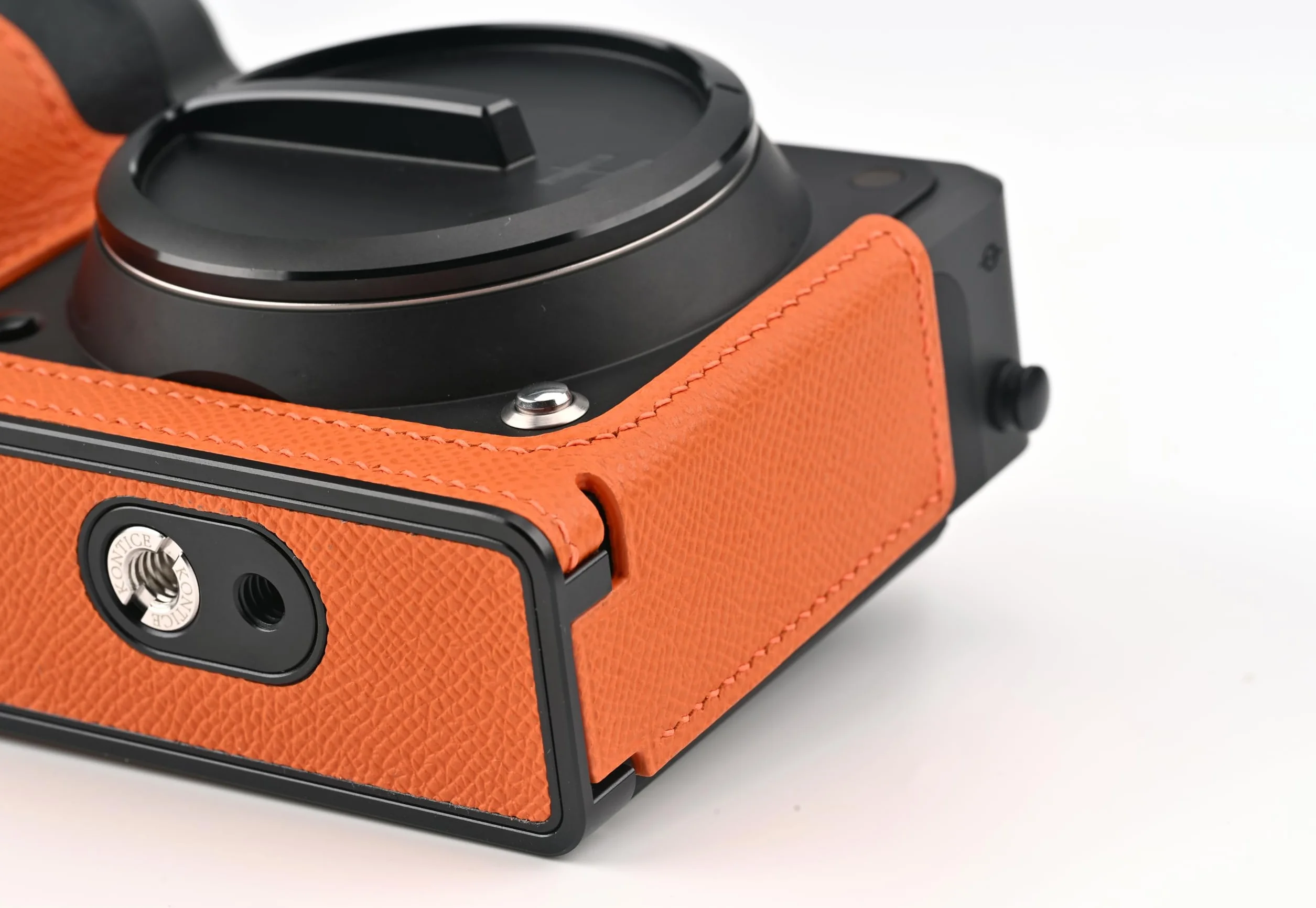 Ręcznie wykonane etui na aparat z prawdziwej skóry do etui Hasselblad X2D2/X2D II - górna warstwa korpusu ze skóry bydlęcej + metalowa płyta podstawy + uchwyt ręczny wzór 3 w 1 (pomarańczowy)