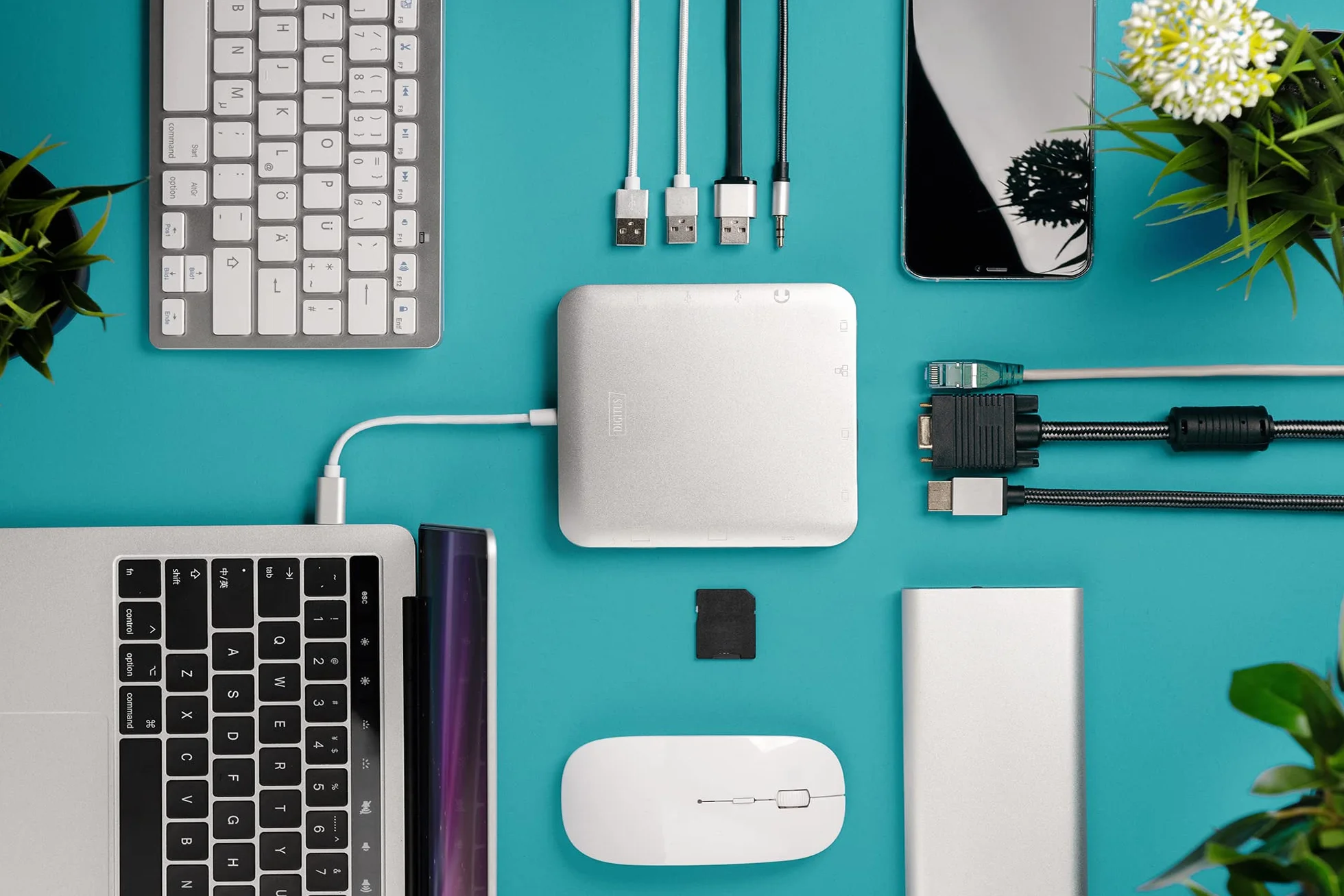 DIGITUS USB-C Multisportowa Stacja Dokuj?ca - 11 Portów - HDMI, mDP, VGA (4K@30Hz) - USB 3.0 / 2.0, Type-C - RJ45 LAN, Jack Audio, Czytnik Kart - Srebrny
