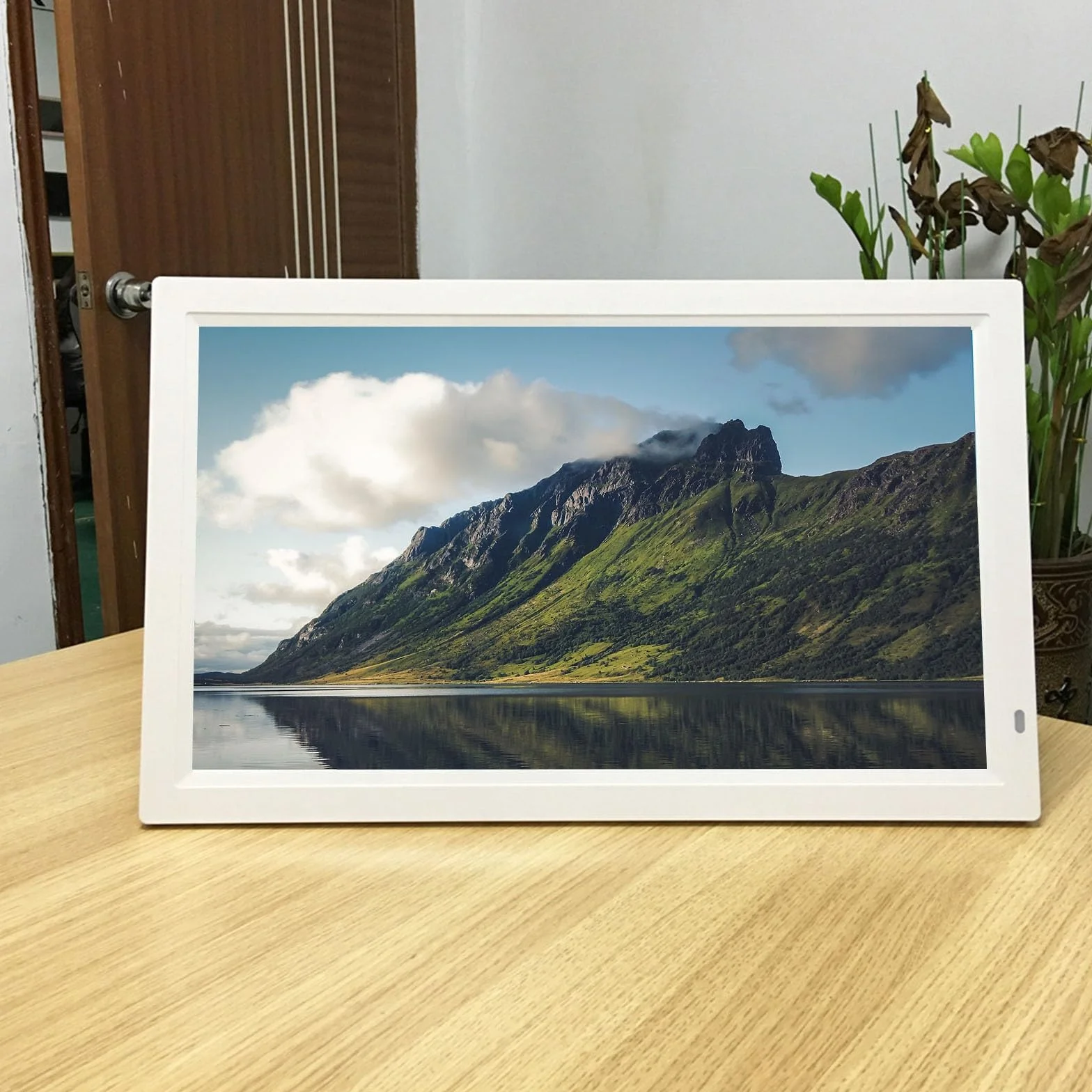 22-calowy przenośny wyświetlacz IPS o wysokiej rozdzielczości 1080P, interfejs HDMI, elektroniczny odtwarzacz albumów fotograficznych, urządzenie reklamowe, smukły i przenośny, do użytku domowego i
