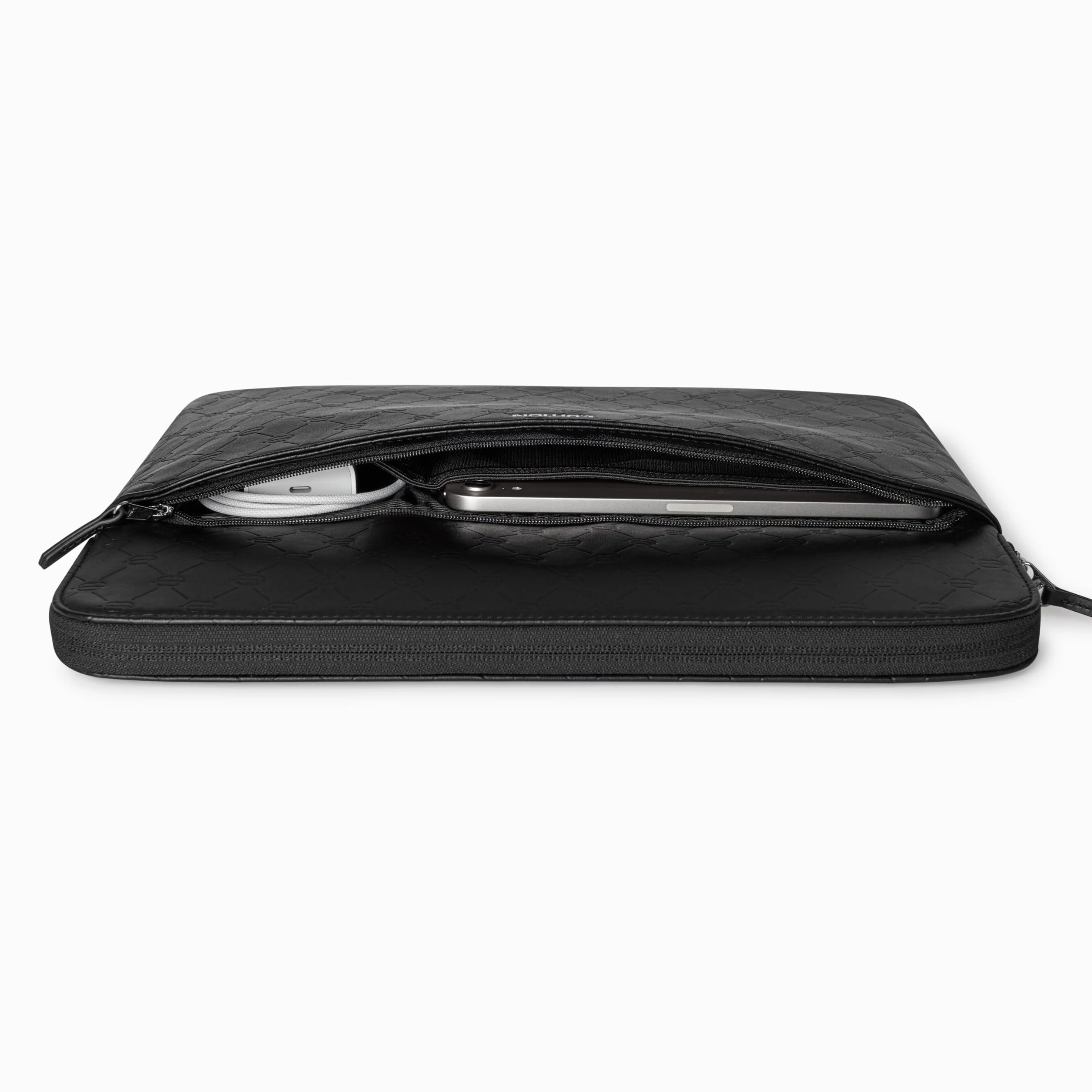 Comfyable x Edition pokrowiec na laptopa ze sztucznej skóry 33.0 cm, kompatybilny z MacBook Air M5 33.0 cm i MacBook Pro M5 Pro M5 Pro/Max 2026, etui podróżne Mac z przednią kieszenią na zamek