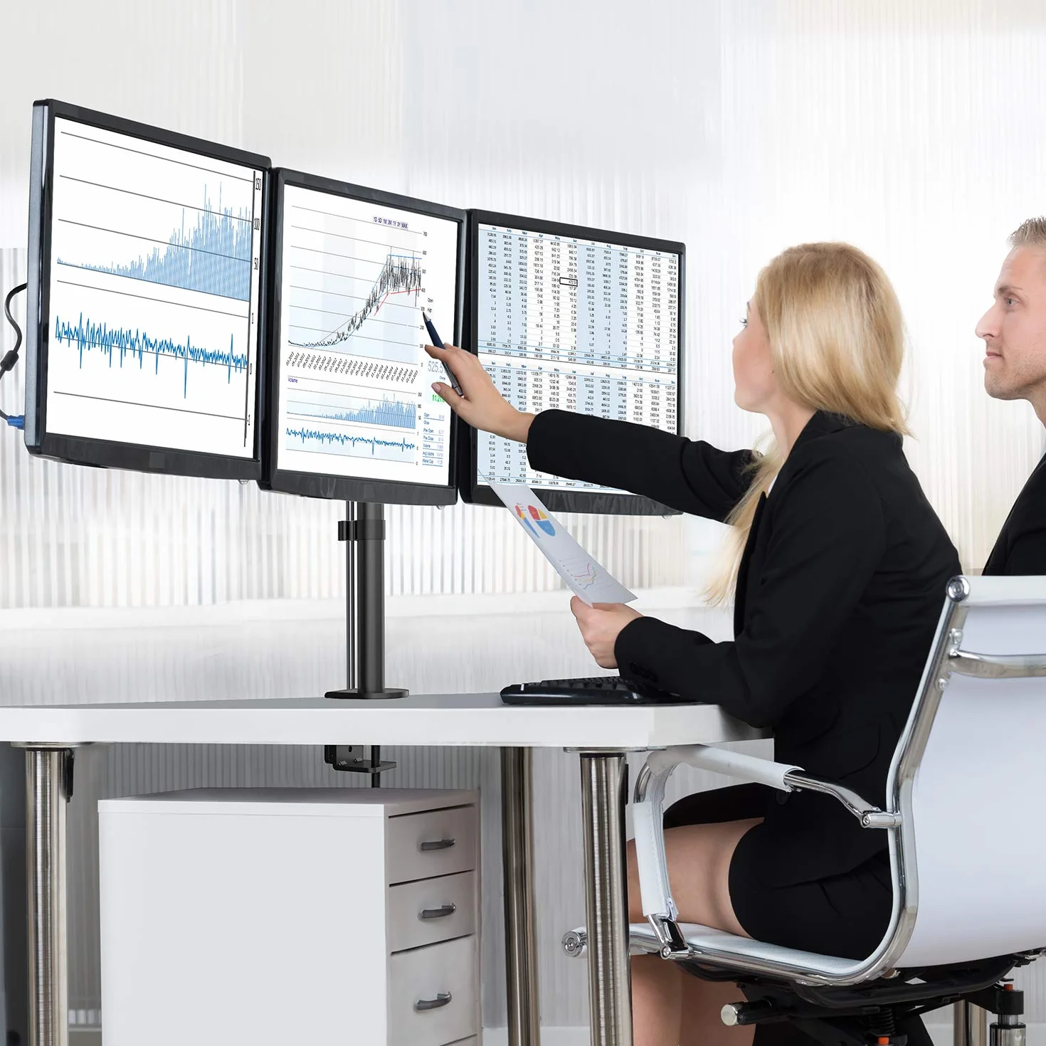 HUANUO 3-ekranowy ekran PC, ramię do 3 monitorów 13-24", uchwyt potrójny ekran, 10 kg każdy, łatwy montaż, regulacja wysokości, 2 opcje montażu, VESA 75/100 mm