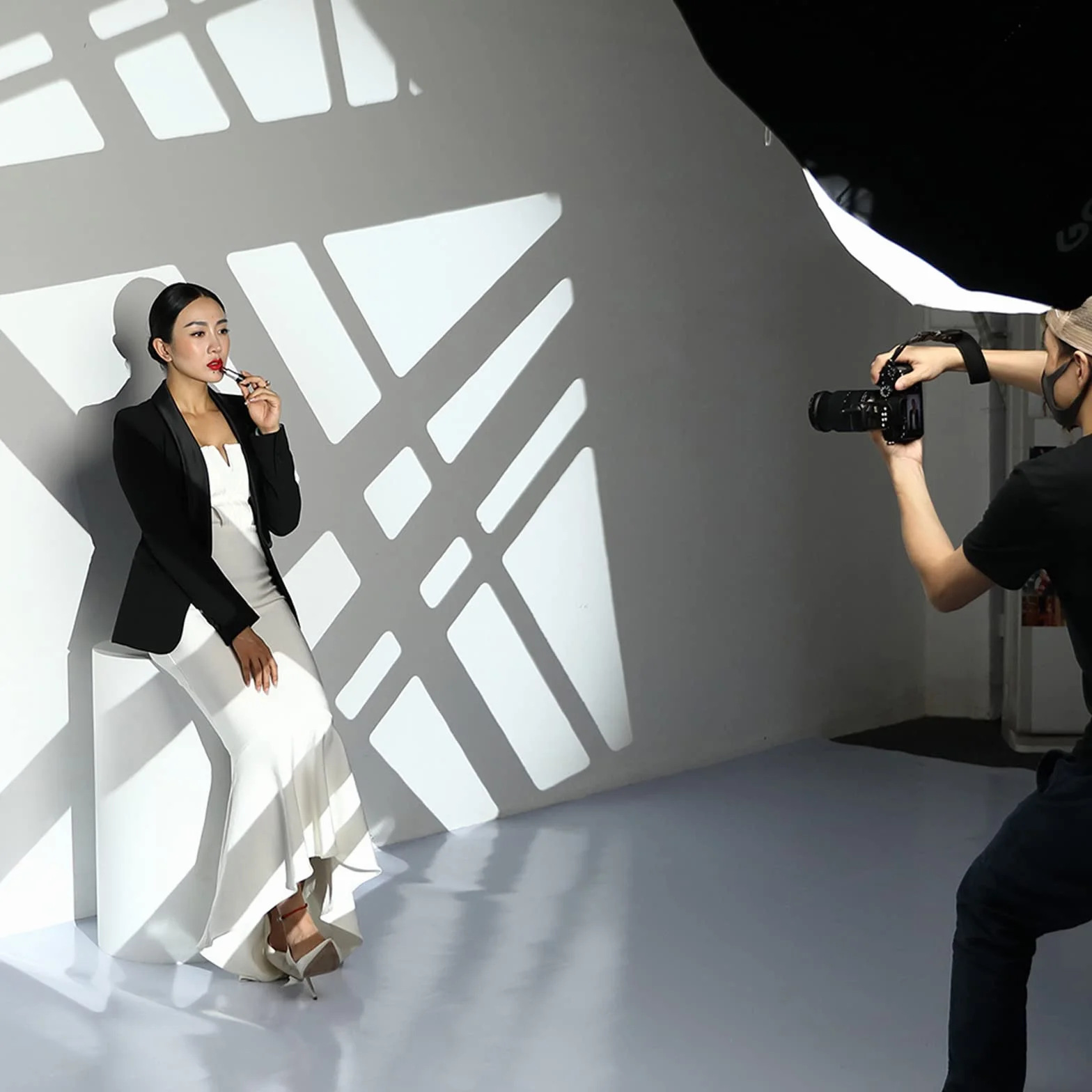 Soonpho Optyczny stożkowy Snoot z uchwytem Bowens do fotografii, stop aluminium, projektor GOBO Bowens z 5 filtrami kolorowymi i 19 gobo, do oświetlenia LED Monolight Spotlight, lampa błyskowa