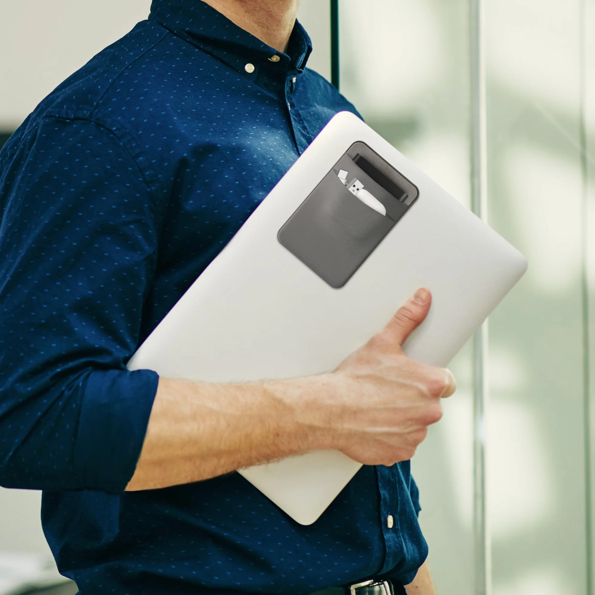 kwmobile Elastyczny rękaw kompatybilny z przenośnym dyskiem SSD SanDisk, Samsung T7, Crucial X8, HDD, rozciągliwy uchwyt do zewnętrznego dysku SSD, 13 x 8,3 cm, szary