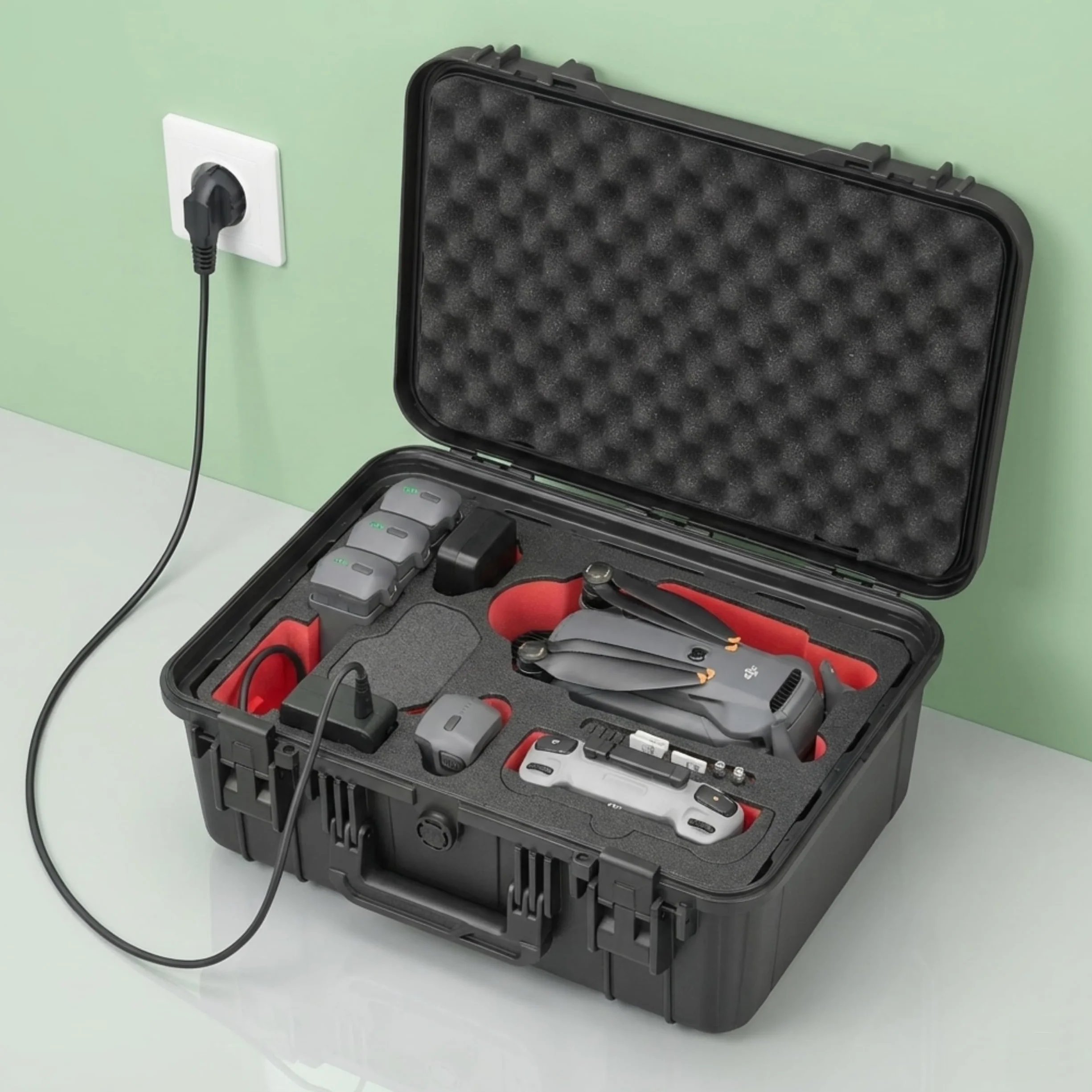 TOMcase Torba na drony „Travel Edition” dla DJI Mavic 4 Pro, Fly More/Creator Combo, z RC2/RC Pro 2 – Twarda obudowa, wodoodporny eko-pokrowiec – Wyprodukowano w Niemczech