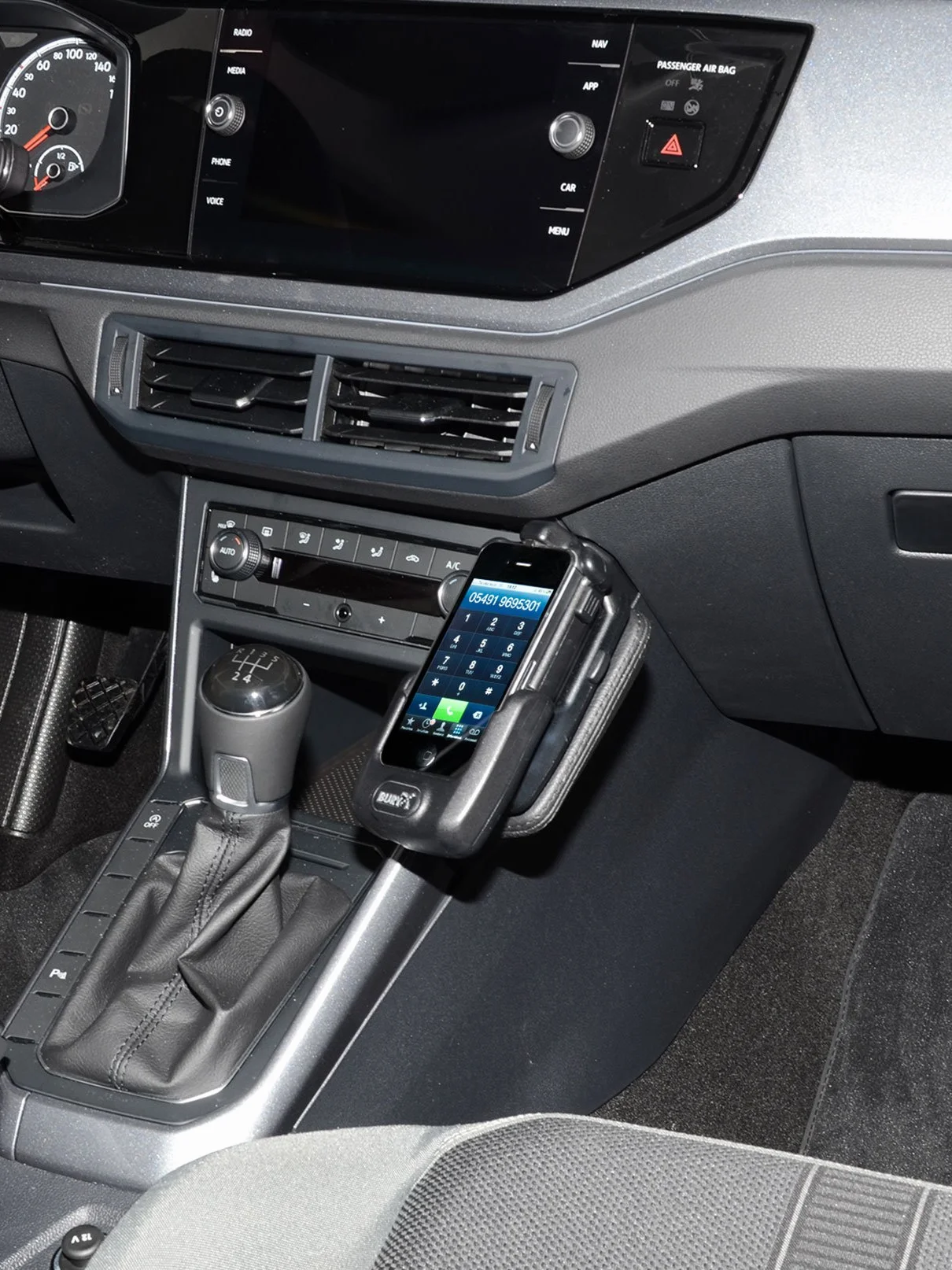 KUDA 3115 uchwyt ze sztucznej skóry czarny do VW Polo VI (AW) od 09/2017 (MU)