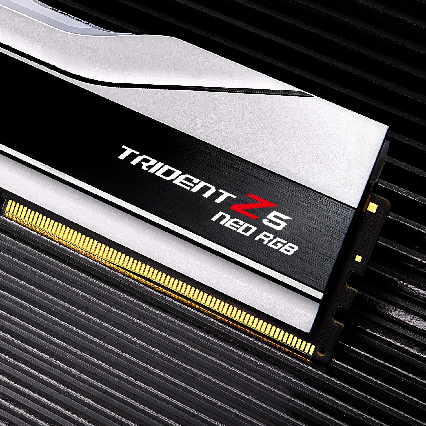 DIMM 48 GB DDR5-6400 (2x 24 GB) Podwójny zestaw (weiß, F5-6400J3239F24GX2-TZ5NRW, Trident Z5 NEO RGB)