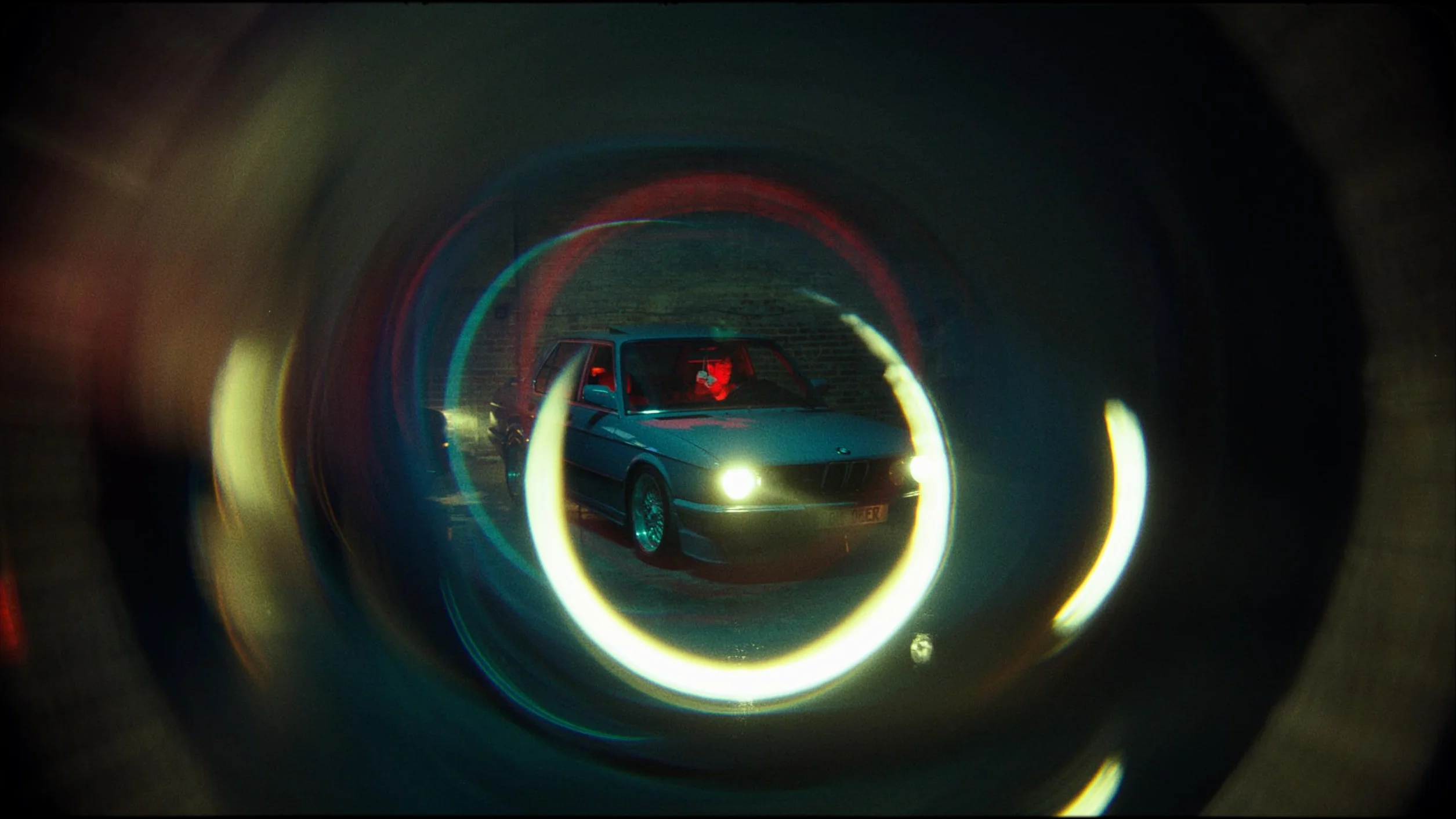 Filtr Halo FX (77 mm) – rozmywa zewnętrzne krawędzie ramy, zachowując jednocześnie silny punkt centralny.