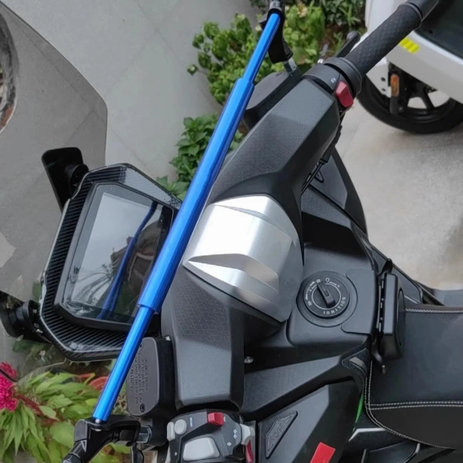 Uchwyt do nawigacji GPS Akcesoria motocyklowe Uchwyt nawigacji GPS Uchwyt na telefon komórkowy Stojak 22 mm Pasuje do VOGE SR1 SR3 SR4MAX SR 125(Black)