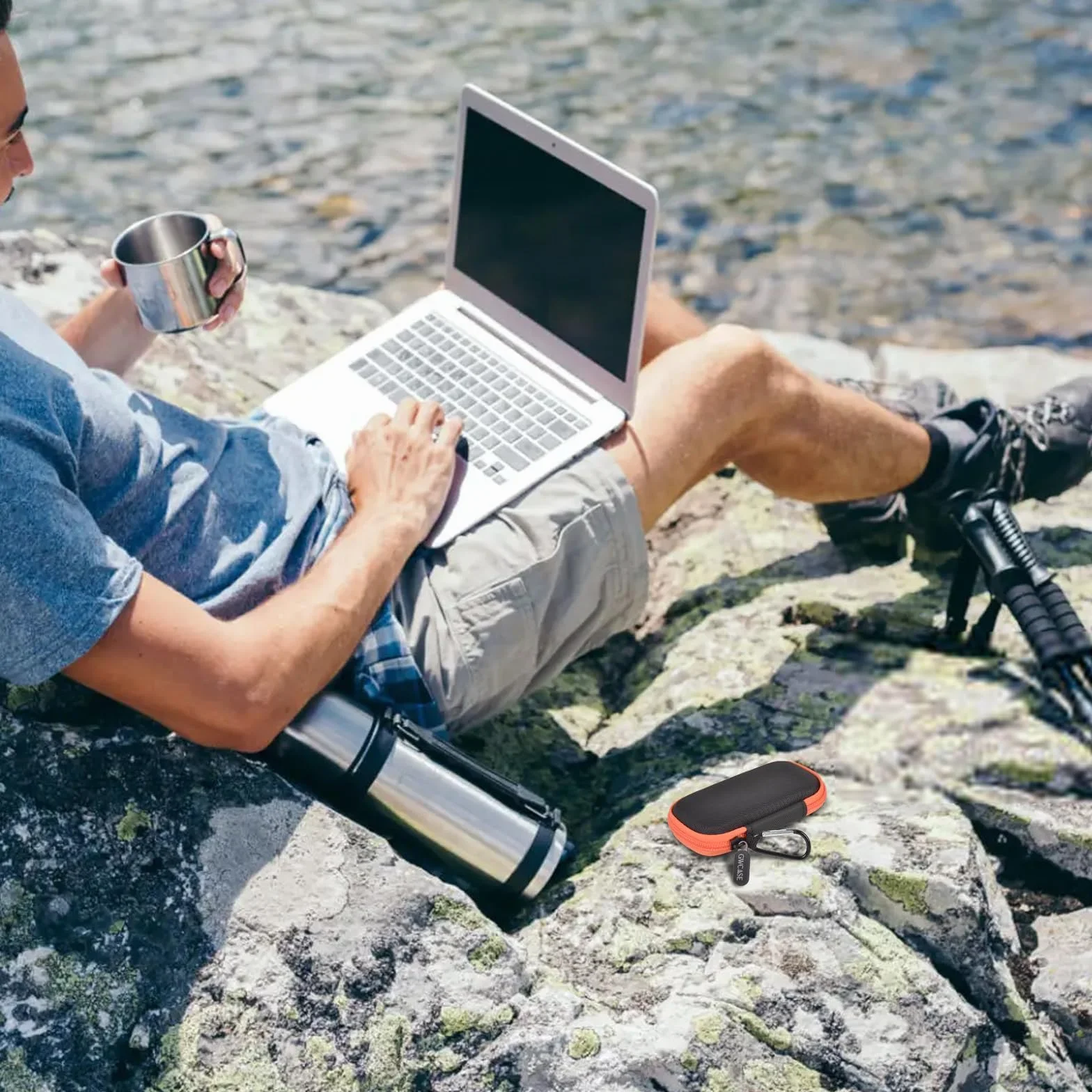 Twarde etui kompatybilne z SanDisk 500 GB/ 1 TB / 2 TB / 4 TB Extreme Portable SSD - do 1050 MB/s - USB-C, USB 3.2 Gen 2 - zewnętrzny dysk półprzewodnikowy. Uchwyt podróżny na kable USB - niebieski