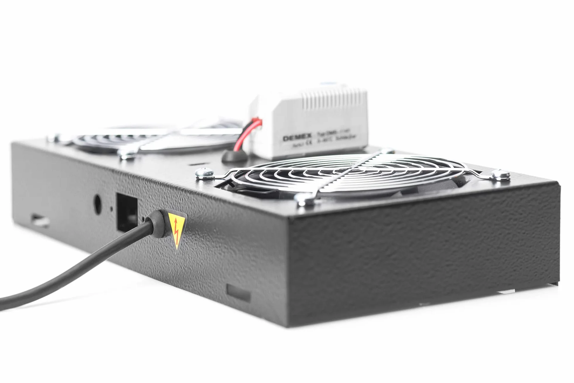 DIGITUS Wentylator dachowy do 19-calowej obudowy sieciowej – 2 wentylatory – termostat – przepływ powietrza 4,6 m³ na minutę – do serii Unique, Dynamic Basic, SOHO i SOHO Pro – czarny