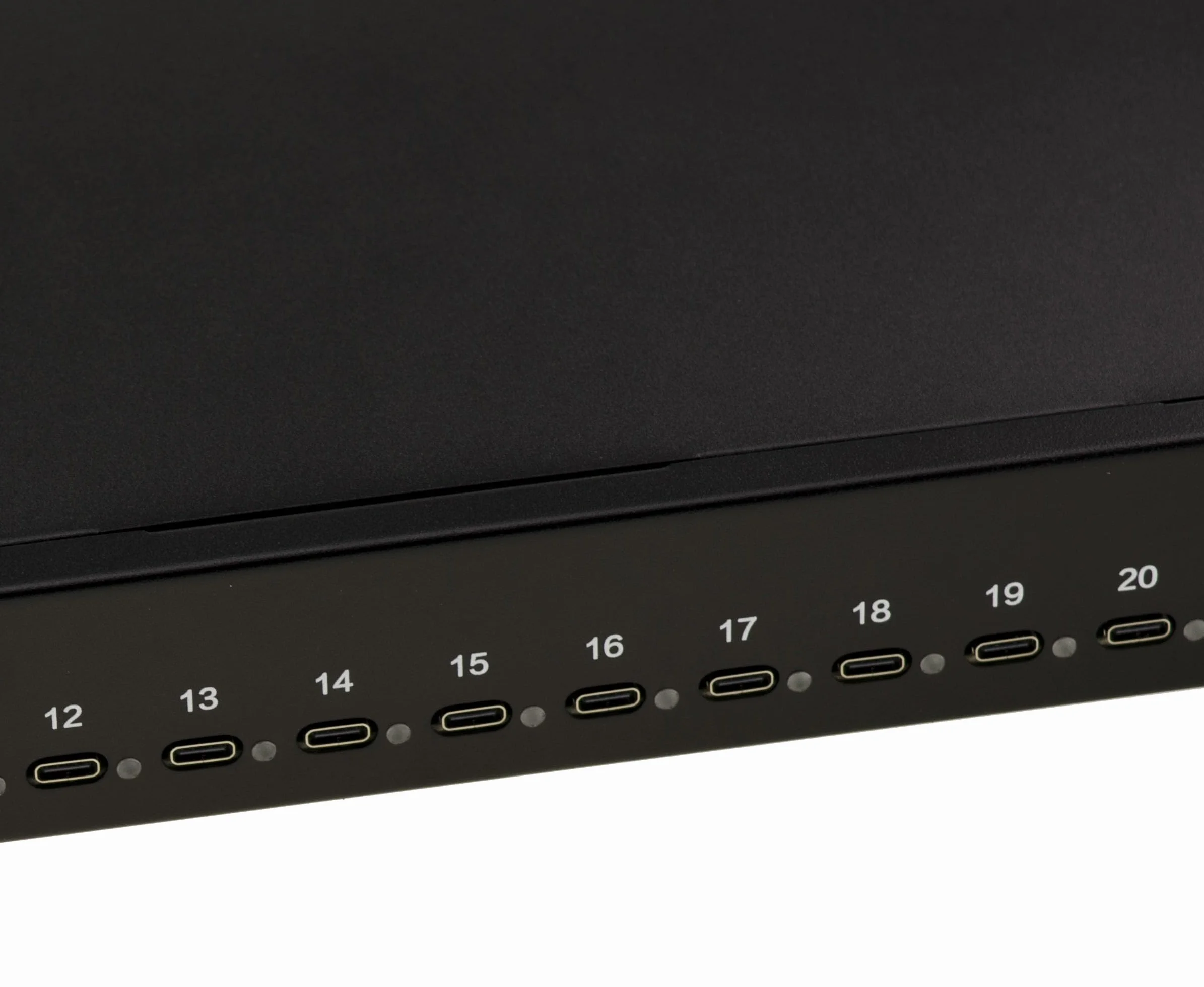 KALEA-INFORMATIQUE Przemysłowa stacja ładująca do montażu w szafie rack 44 cm, 20 portów USB typu C, maksymalna moc 200 W, zasilanie 5 V 2,1 A na port