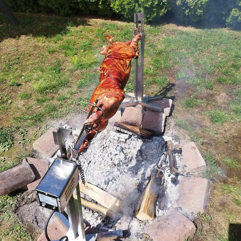 BBQ-Toro Grill na mleko świnki z silnikiem, regulacja wysokości, elektryczny, ze stali nierdzewnej, zestaw wrzecion na ognisko, kemping i ogród