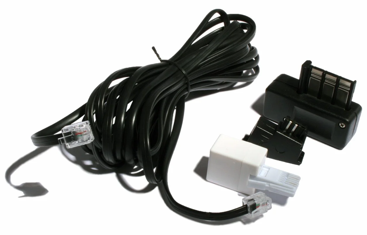 OPIS PushMeFon Cable: Telefon retro z lat 70. w nowoczesnych kolorach z metalowym dzwonkiem (czerwony)